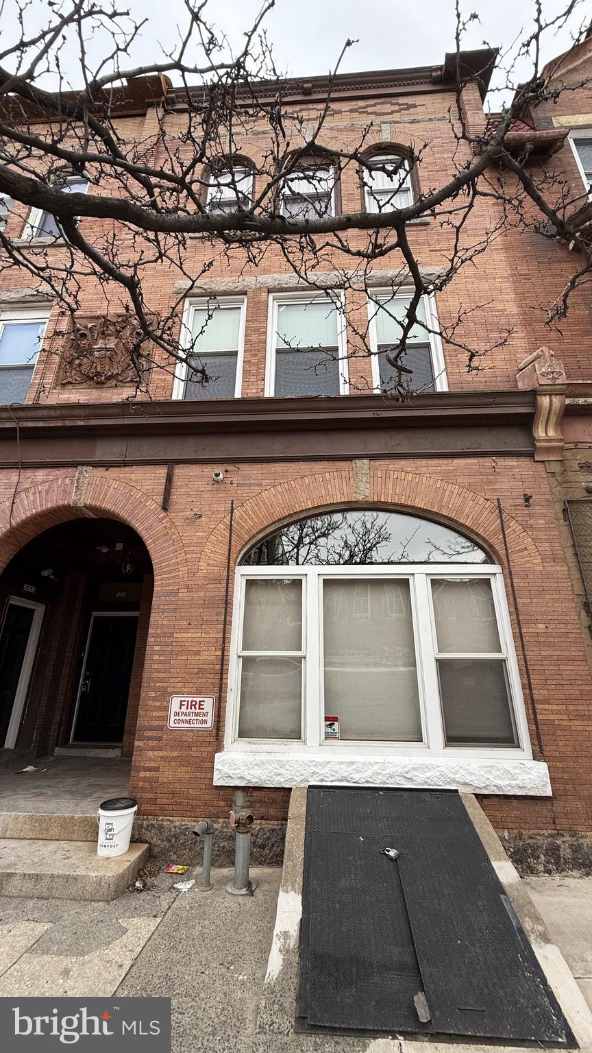 UNIVERSITY CITY - Commercial Lease