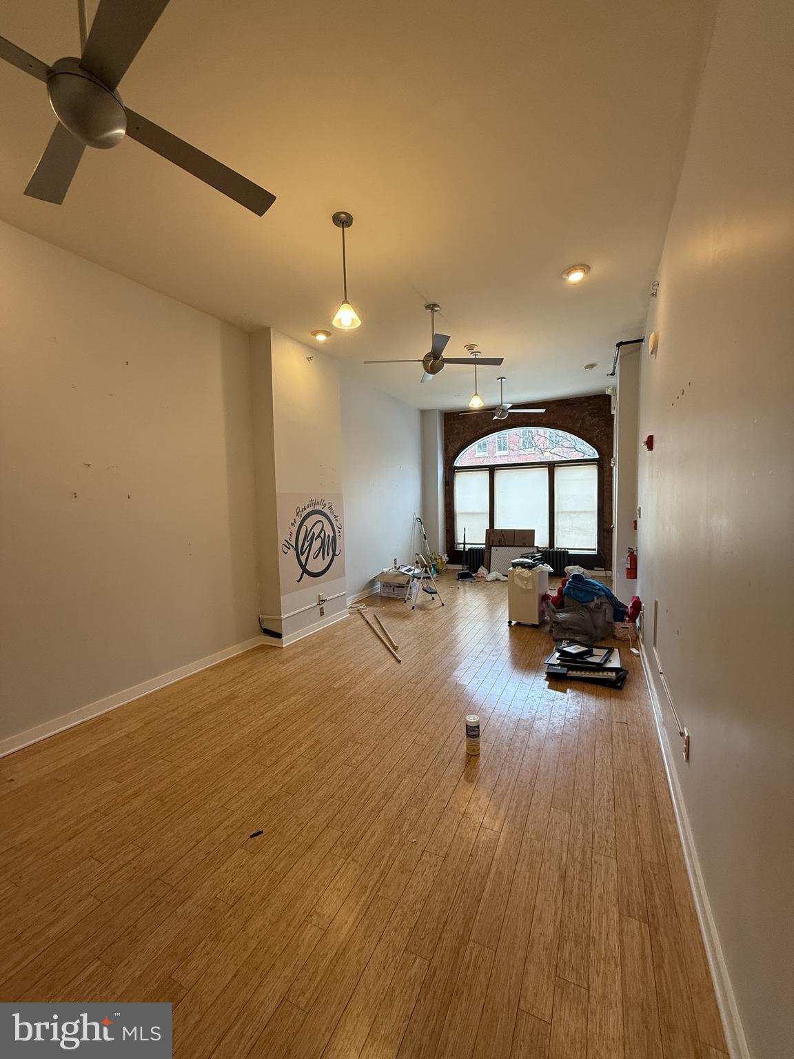 UNIVERSITY CITY - Commercial Lease