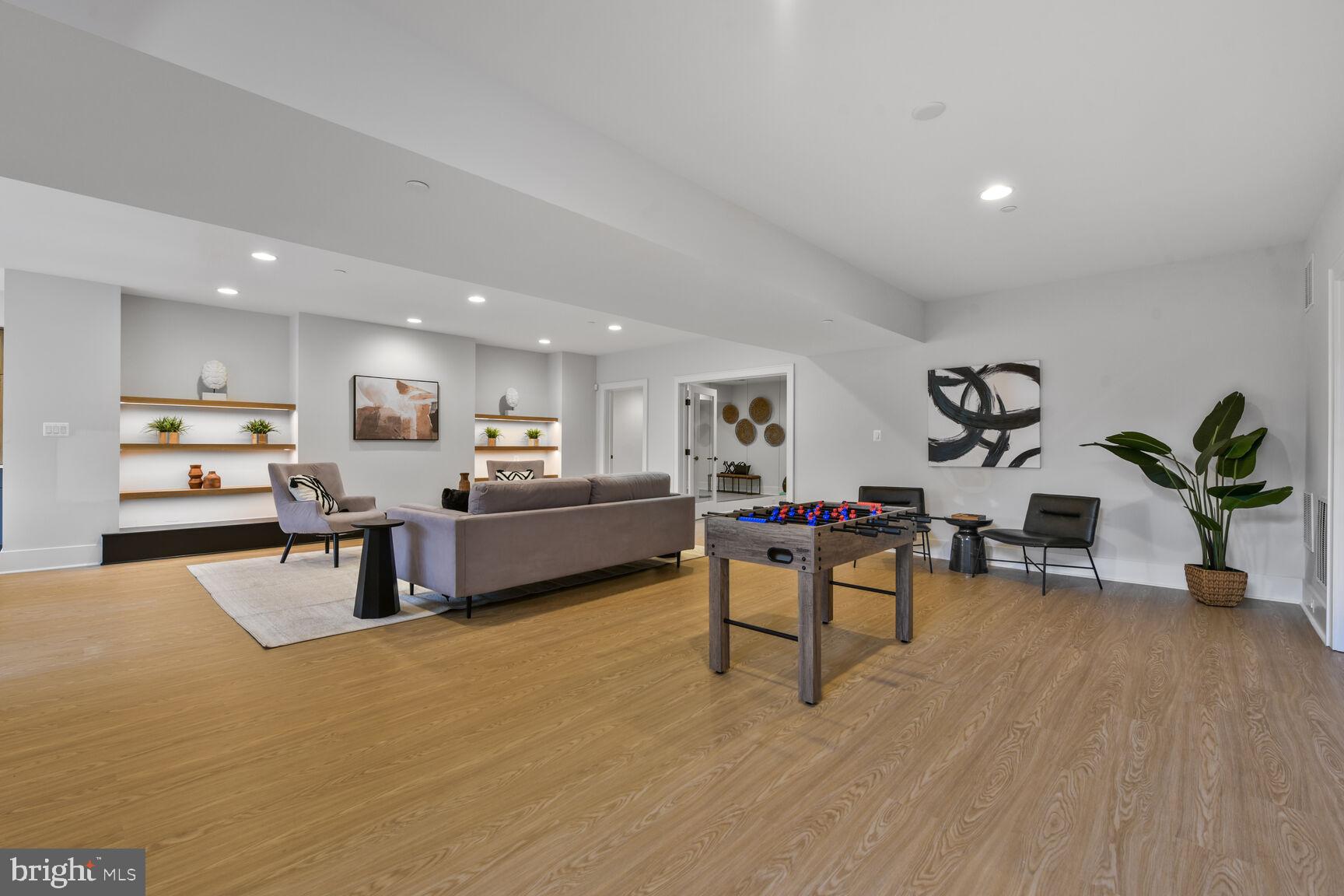 KENWOOD PARK - Residential