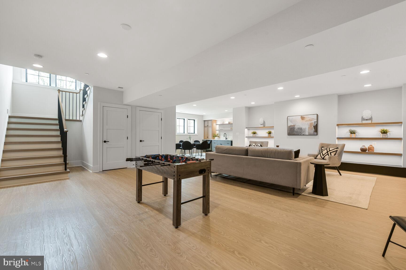 KENWOOD PARK - Residential