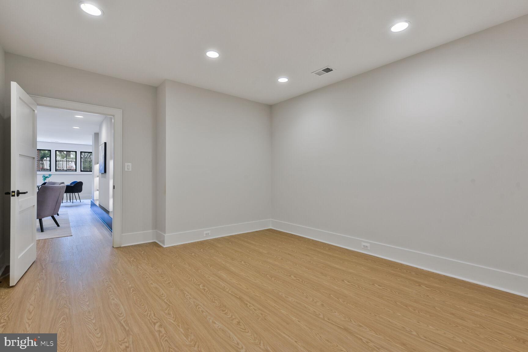 KENWOOD PARK - Residential