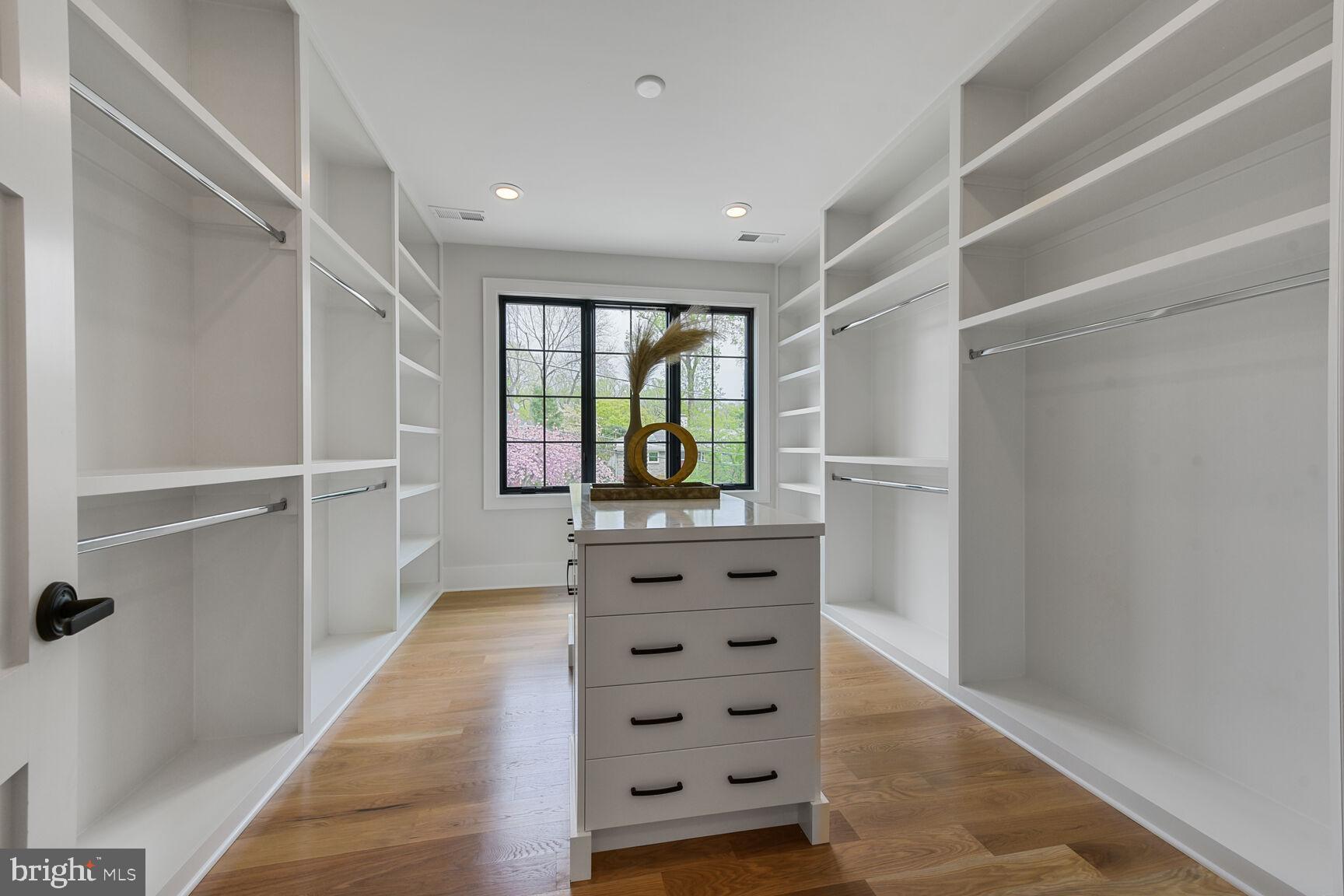 KENWOOD PARK - Residential