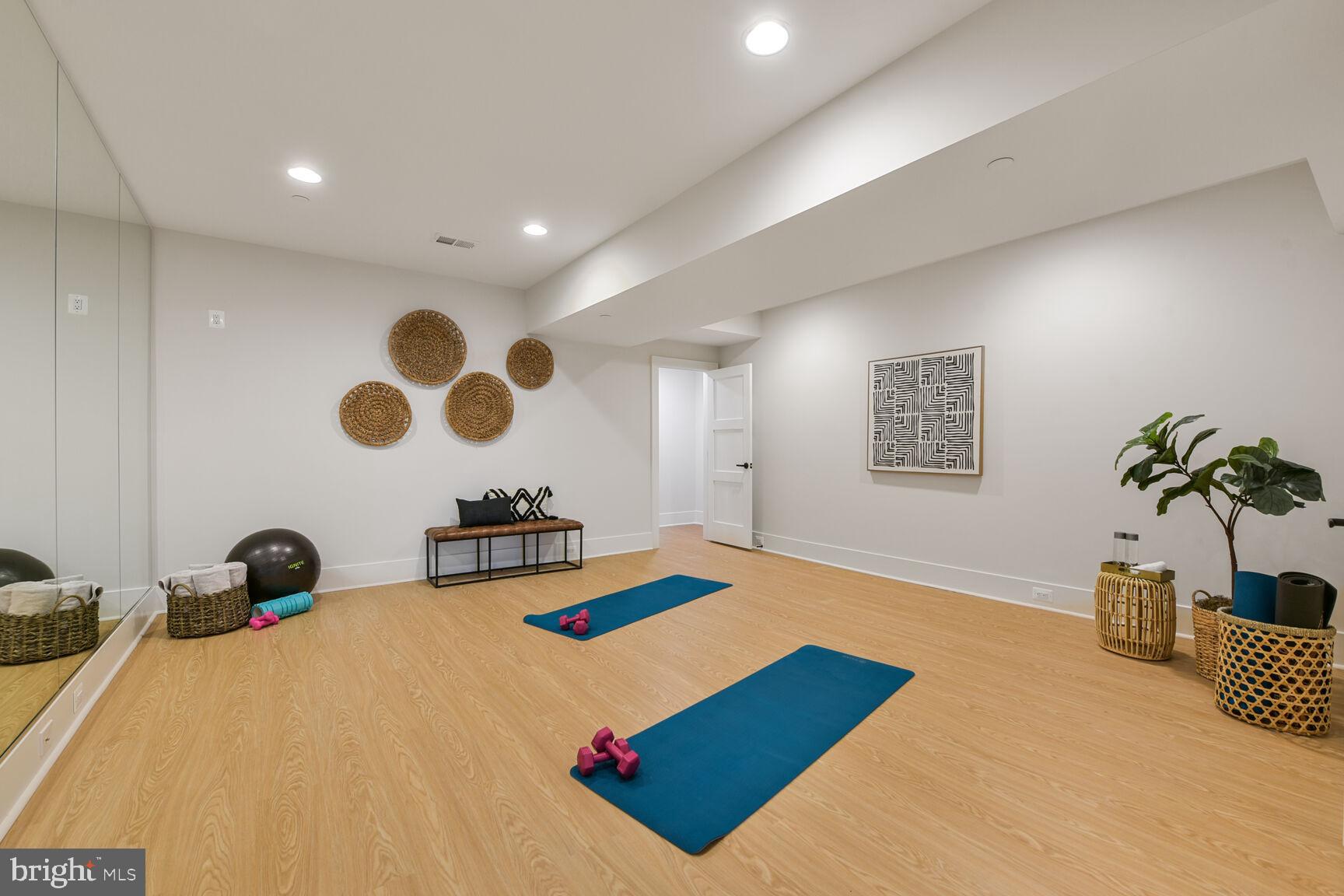 KENWOOD PARK - Residential