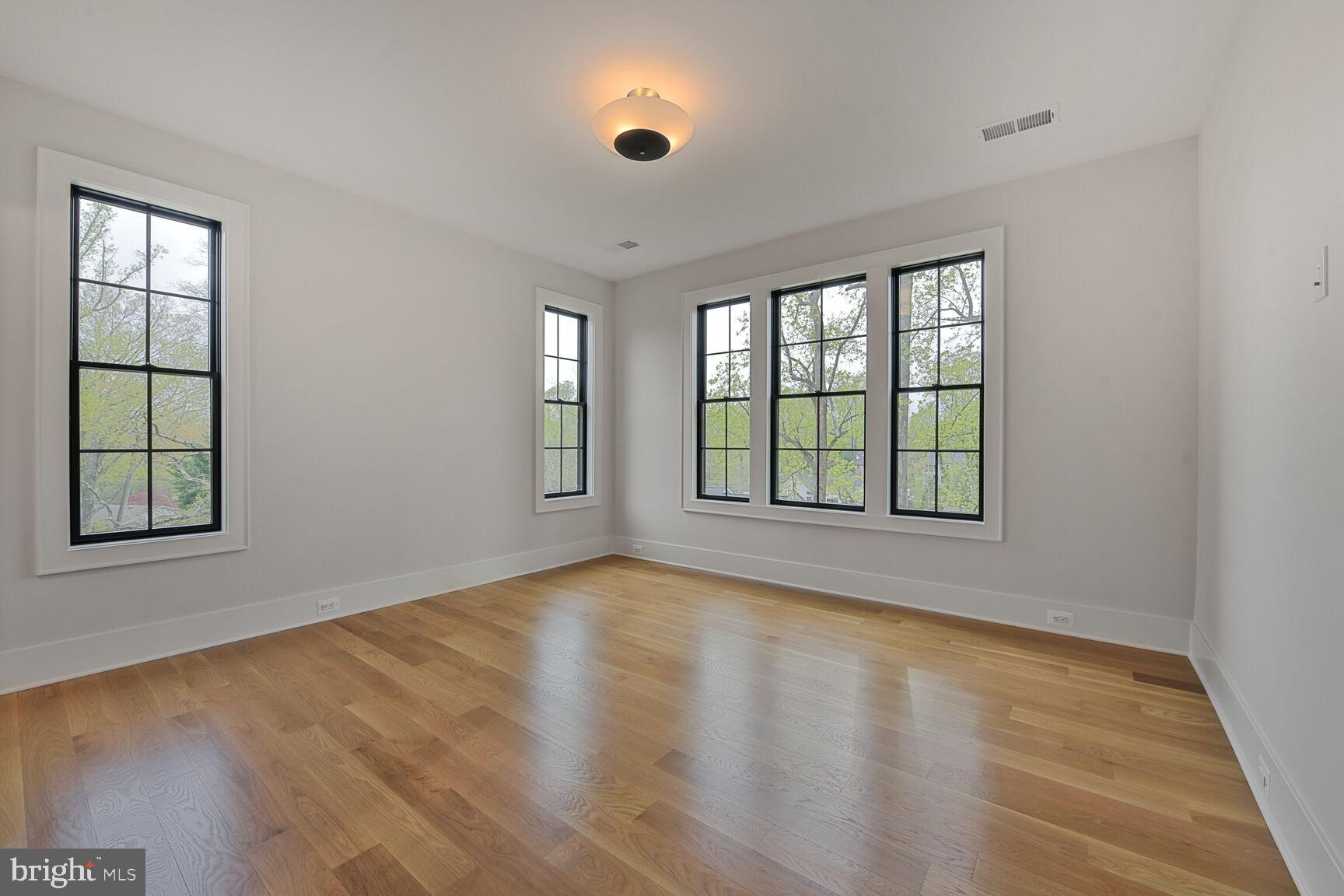 KENWOOD PARK - Residential