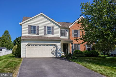 22 CAMELLIA COURT LITITZ PA 17543