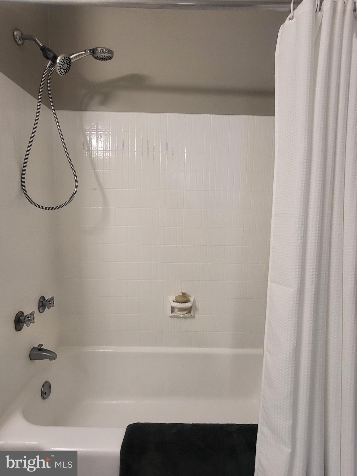 RITTENHOUSE SQUARE - Residential Lease