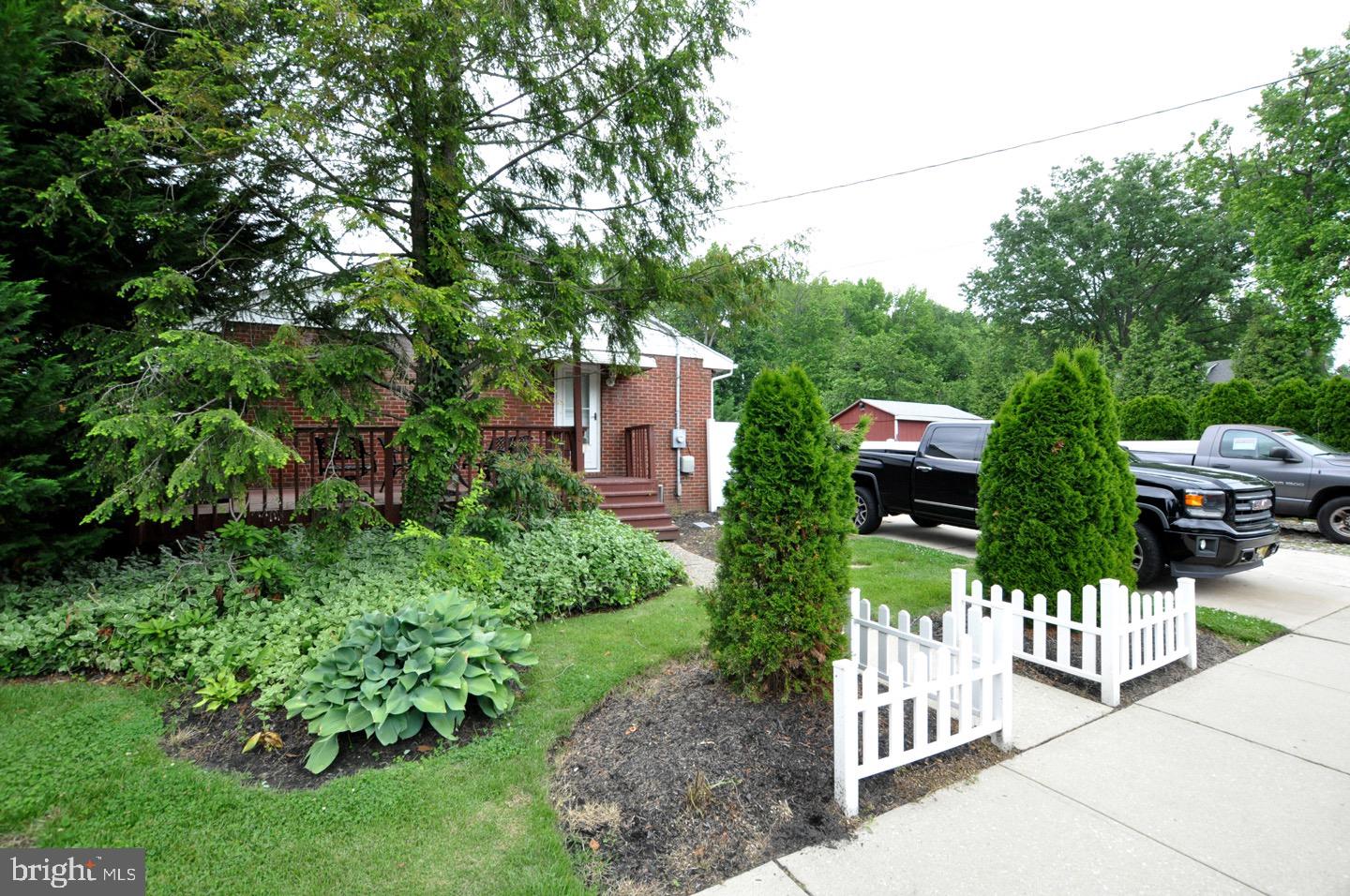 628 MERCER STREET