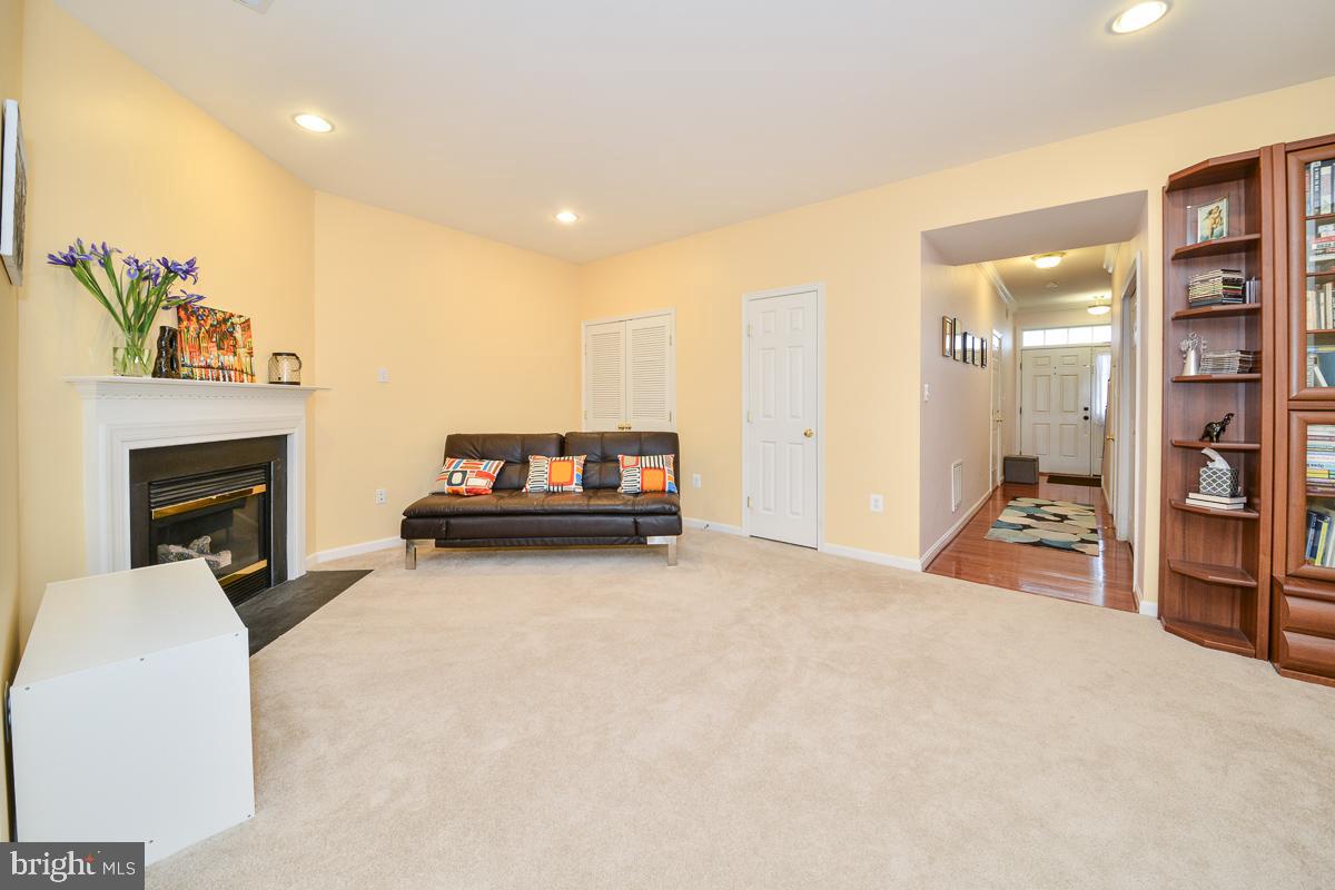 POTOMAC STATION - Residential Lease