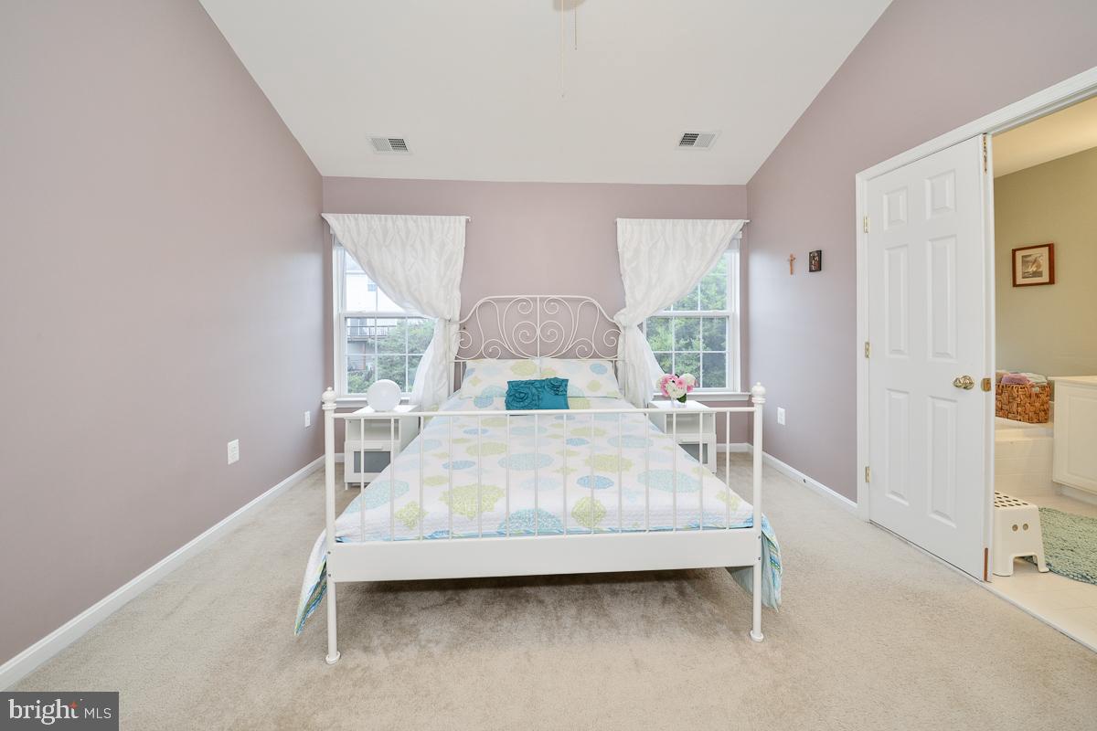 POTOMAC STATION - Residential Lease