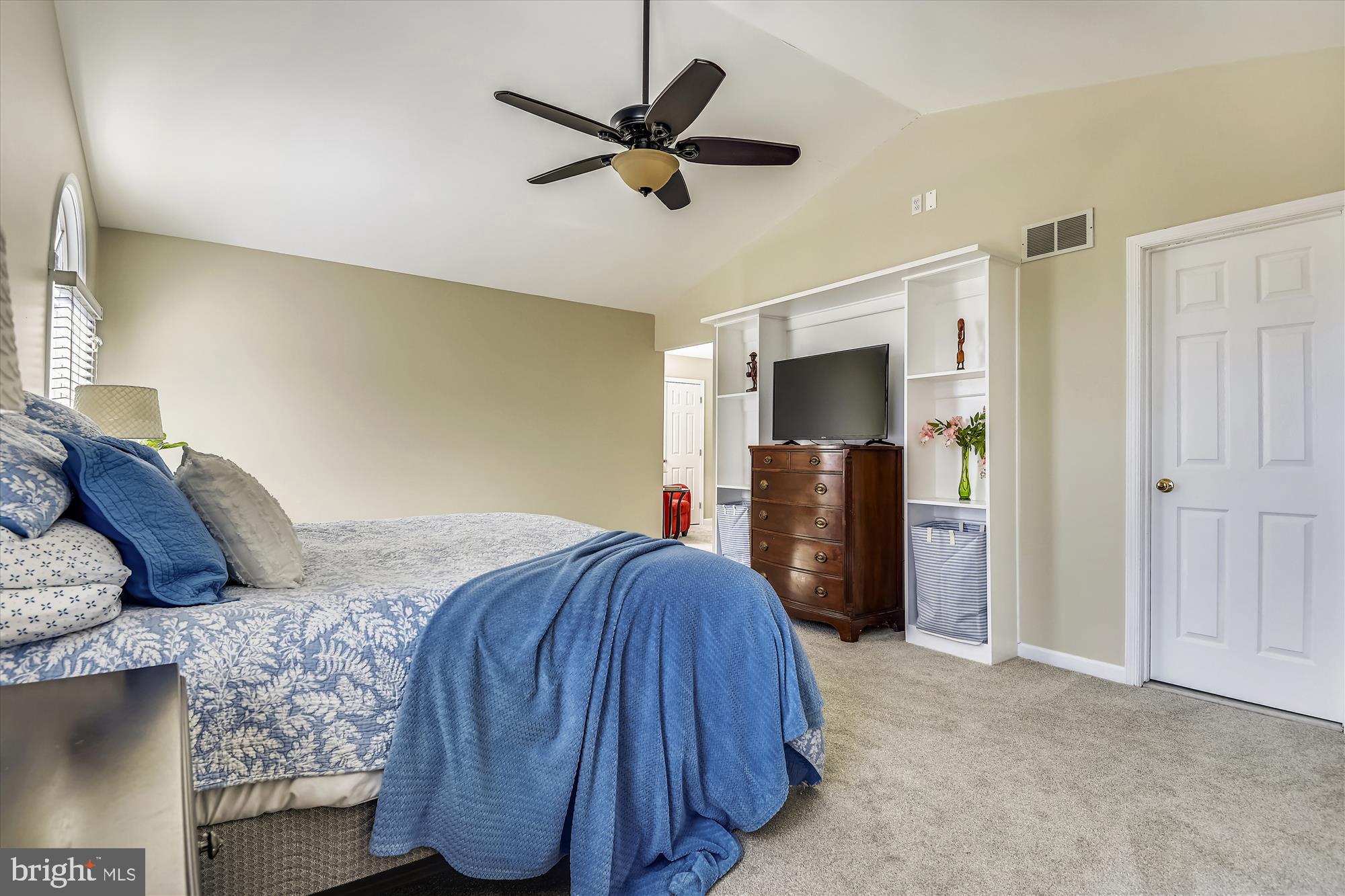 HUNTERS RUN - Residential