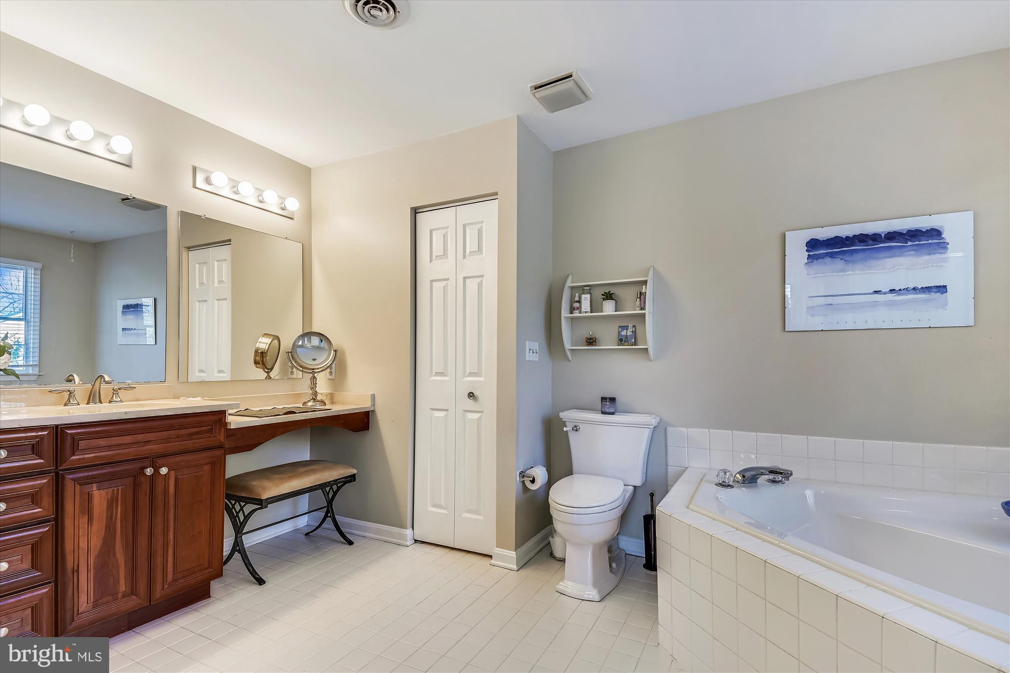 HUNTERS RUN - Residential