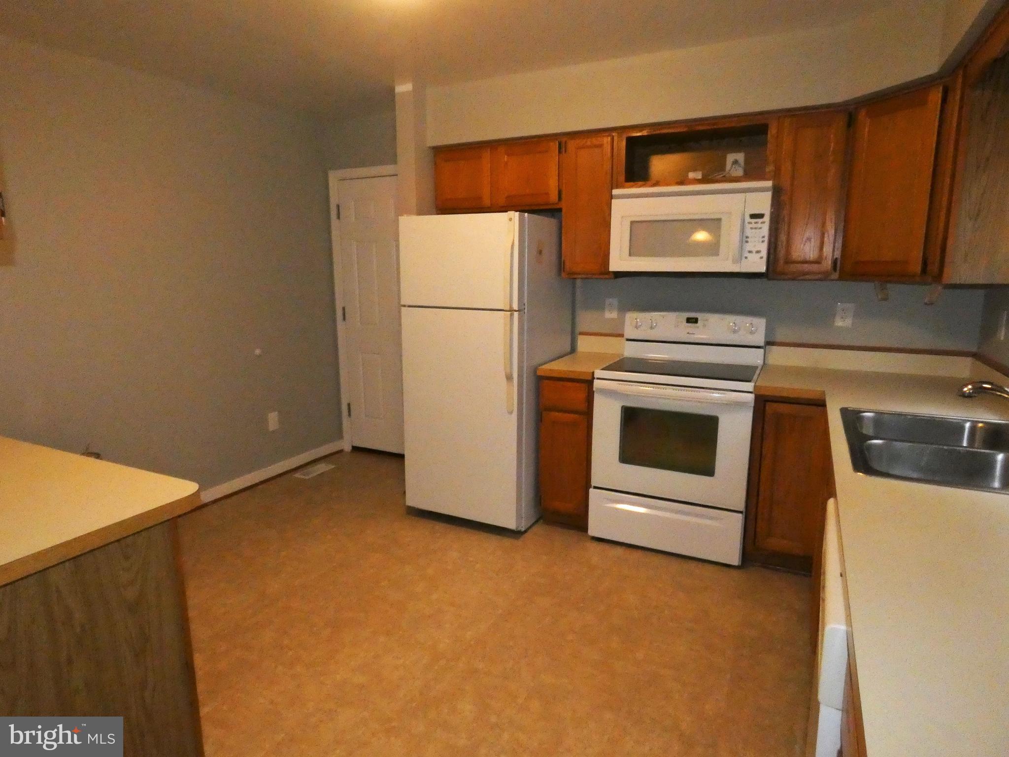 SUMMERSET - Residential Lease