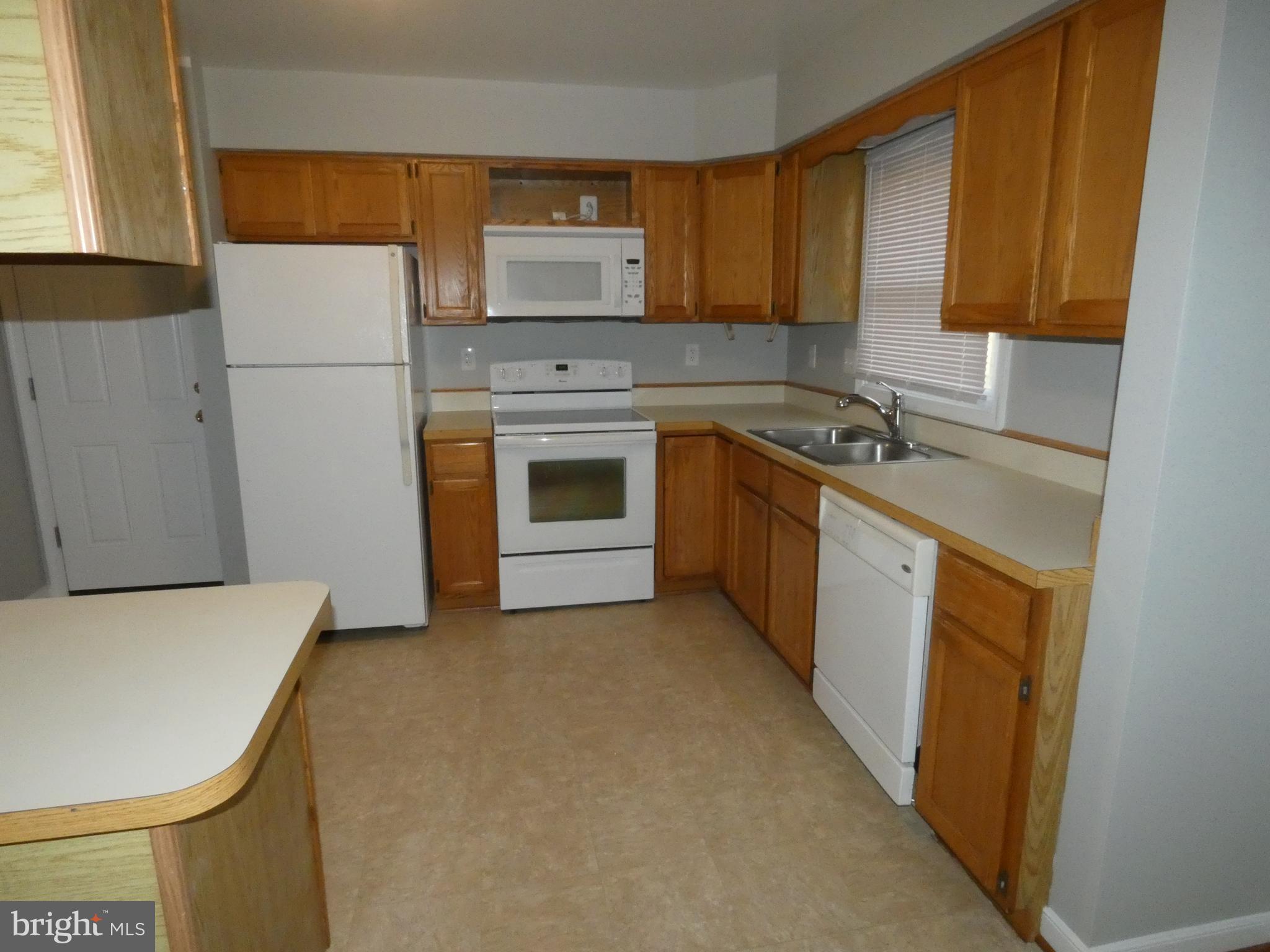 SUMMERSET - Residential Lease