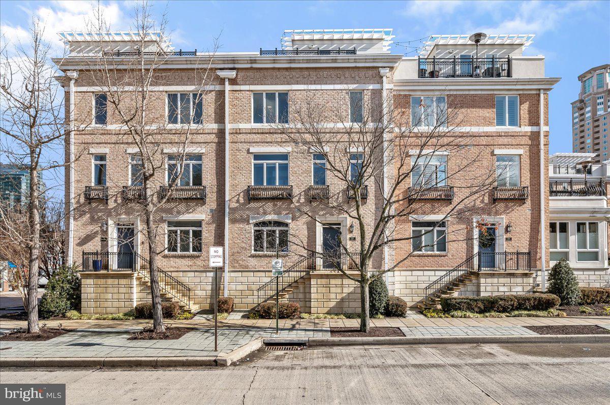 PIER HOMES AT HARBORVIEW - Residential Lease