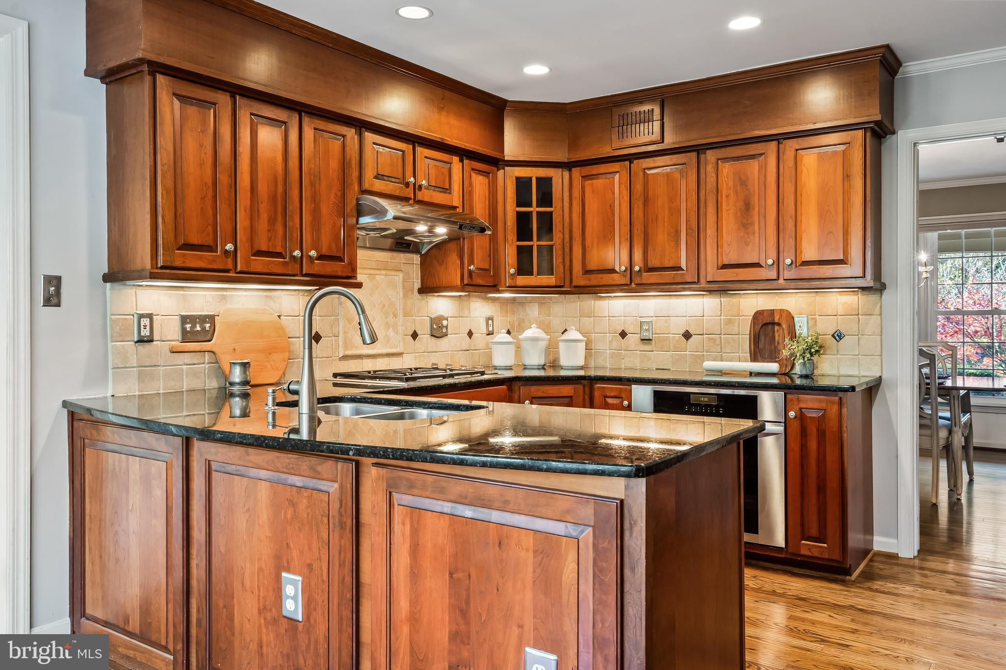 OAKTON GLEN - Residential