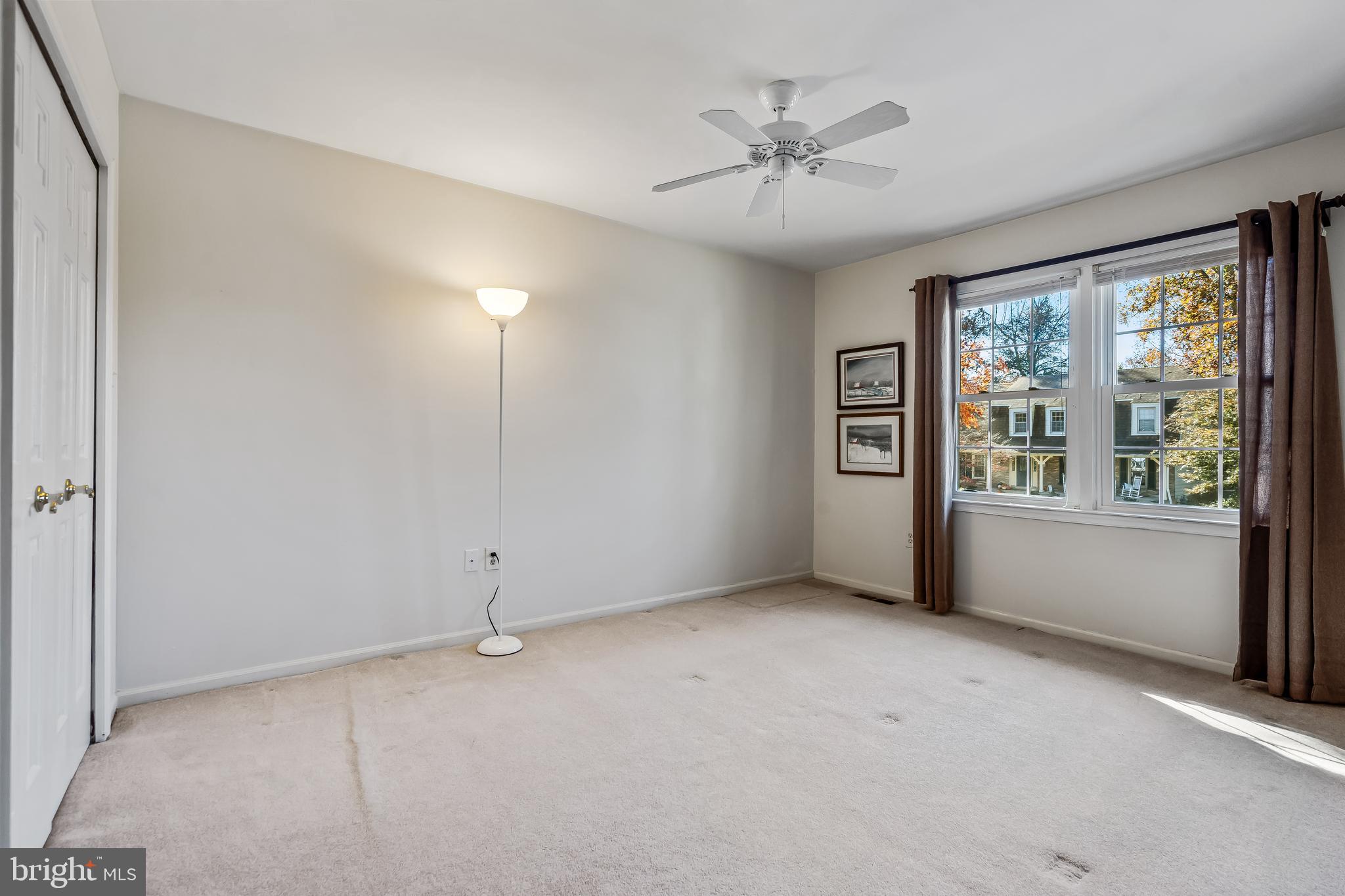 OAKTON GLEN - Residential