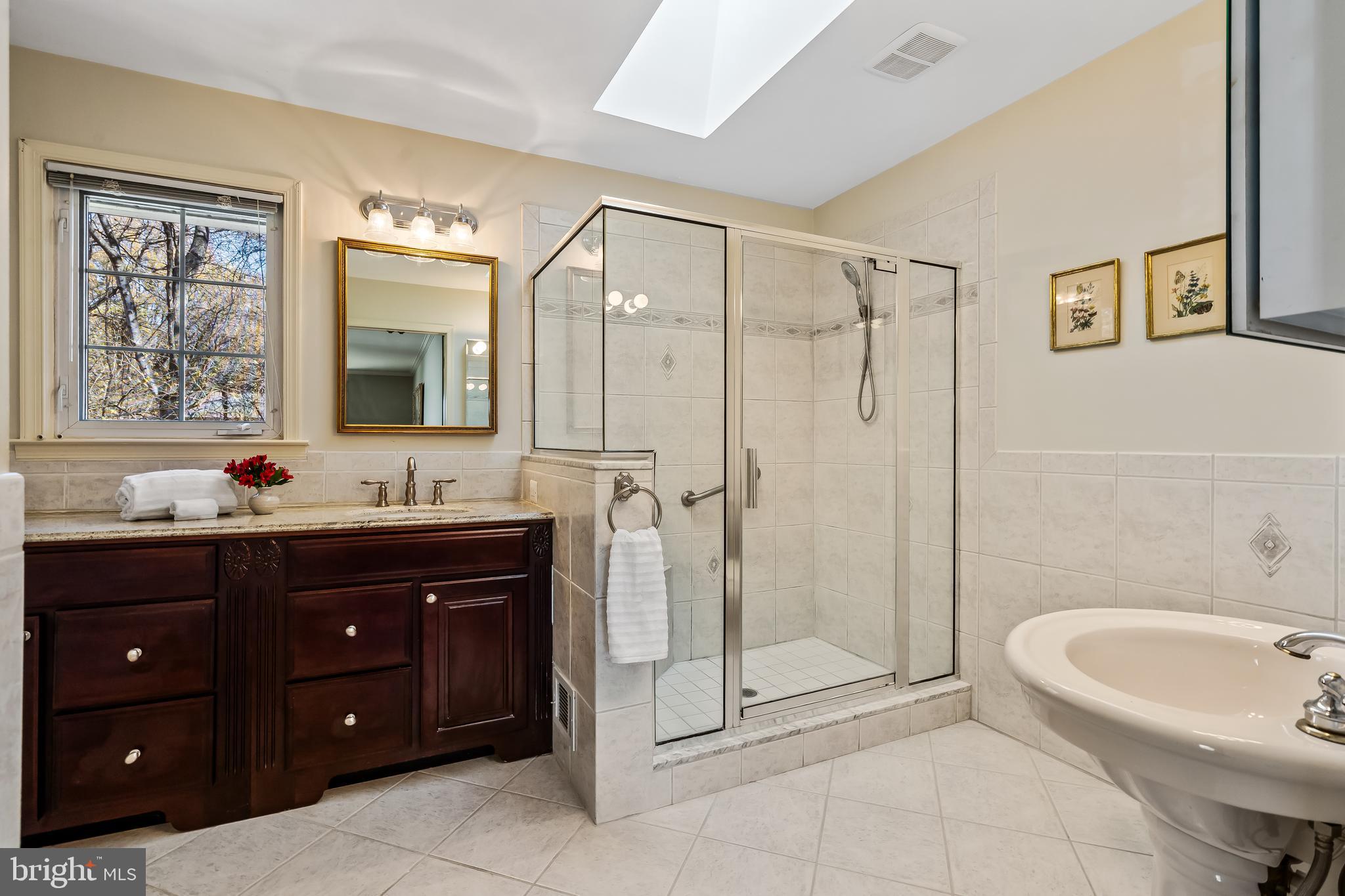 OAKTON GLEN - Residential