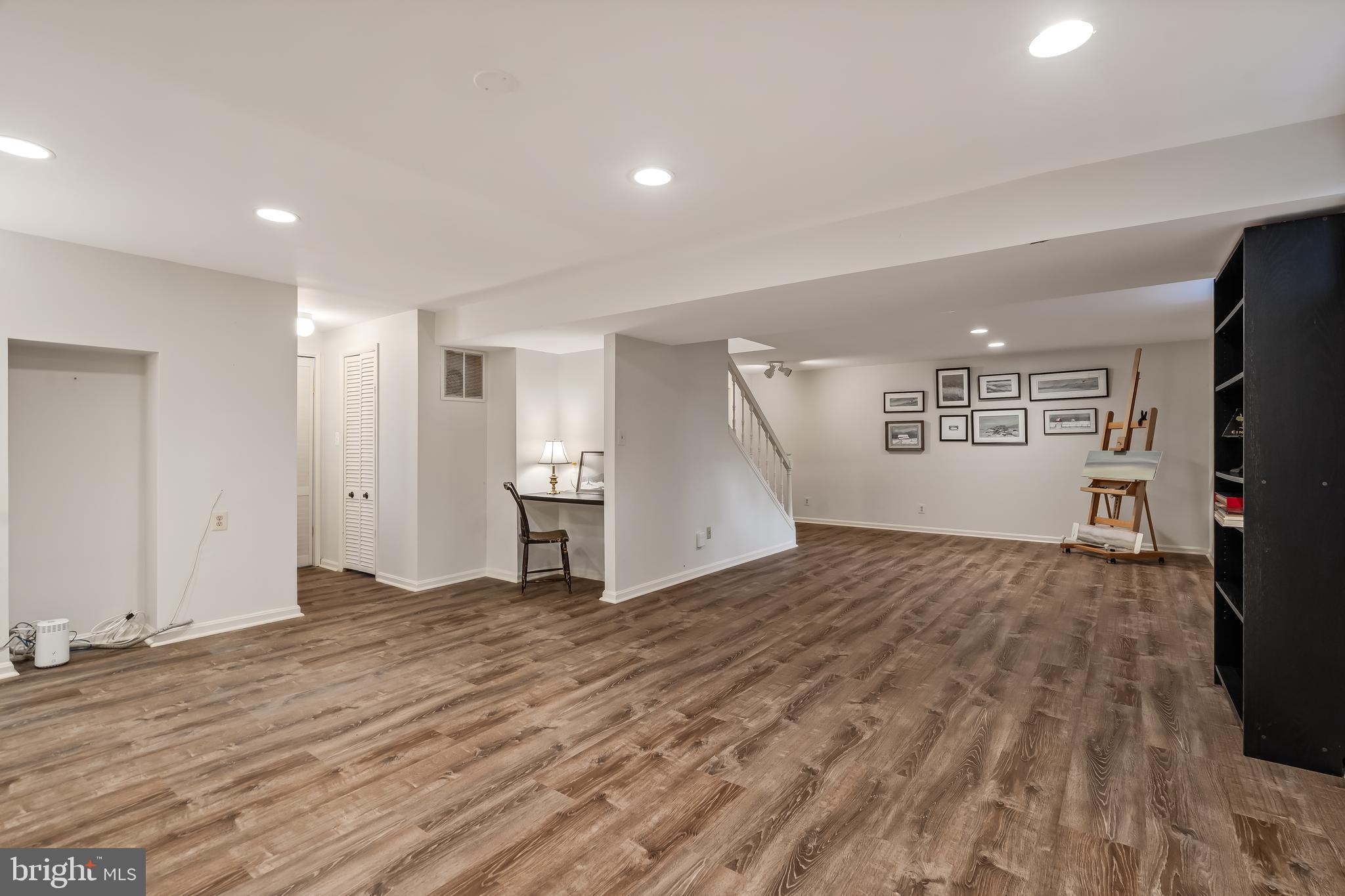 OAKTON GLEN - Residential