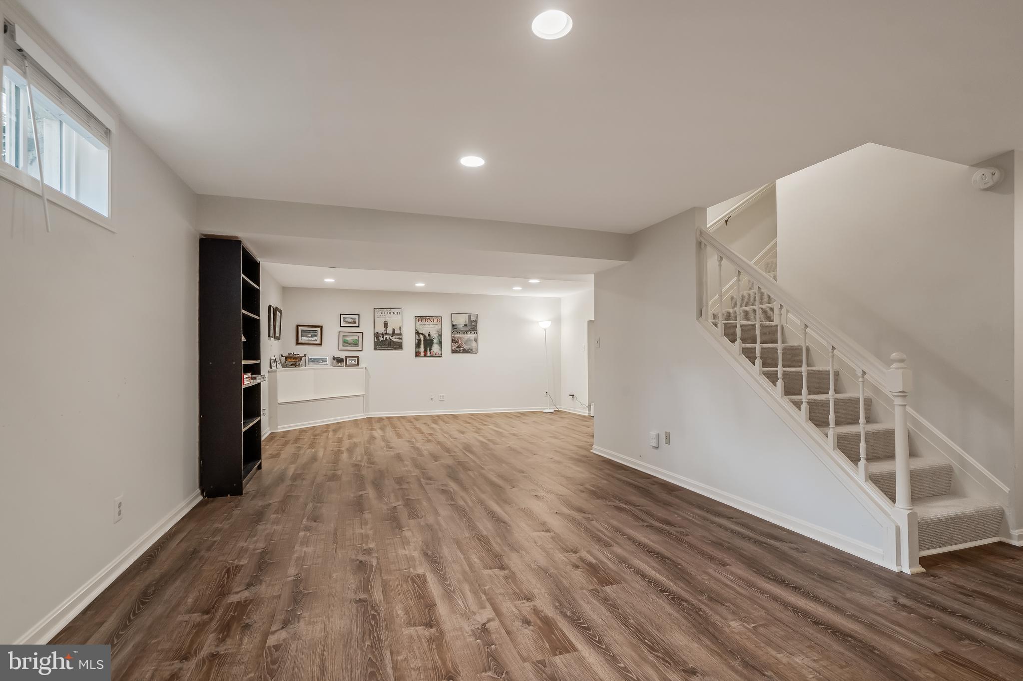 OAKTON GLEN - Residential