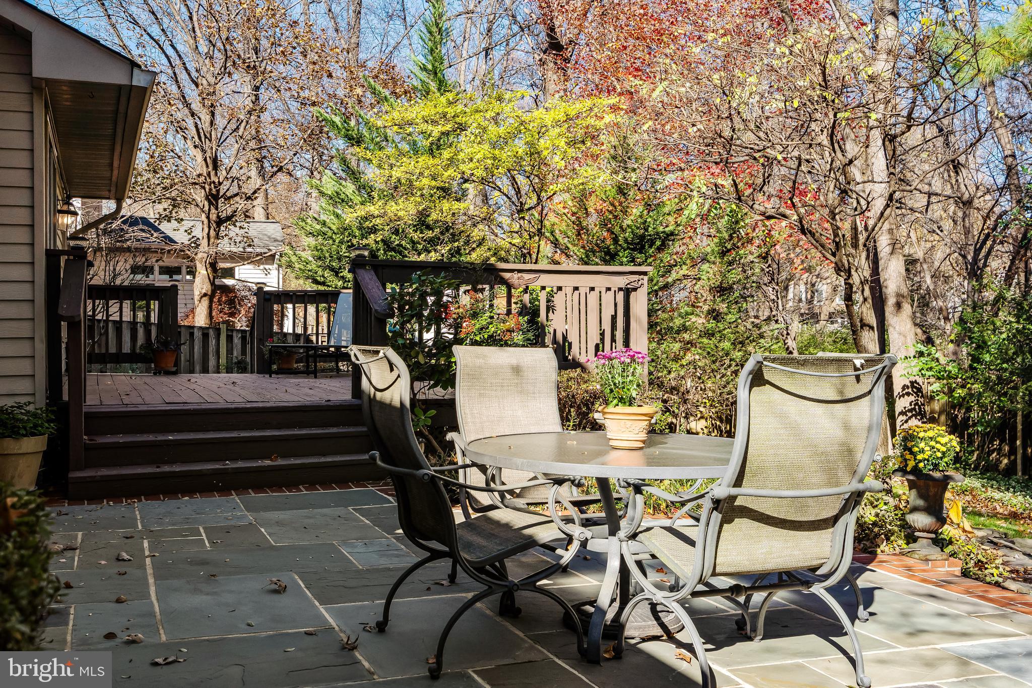 OAKTON GLEN - Residential