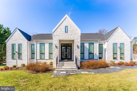 908 WALKER ROAD GREAT FALLS VA 22066