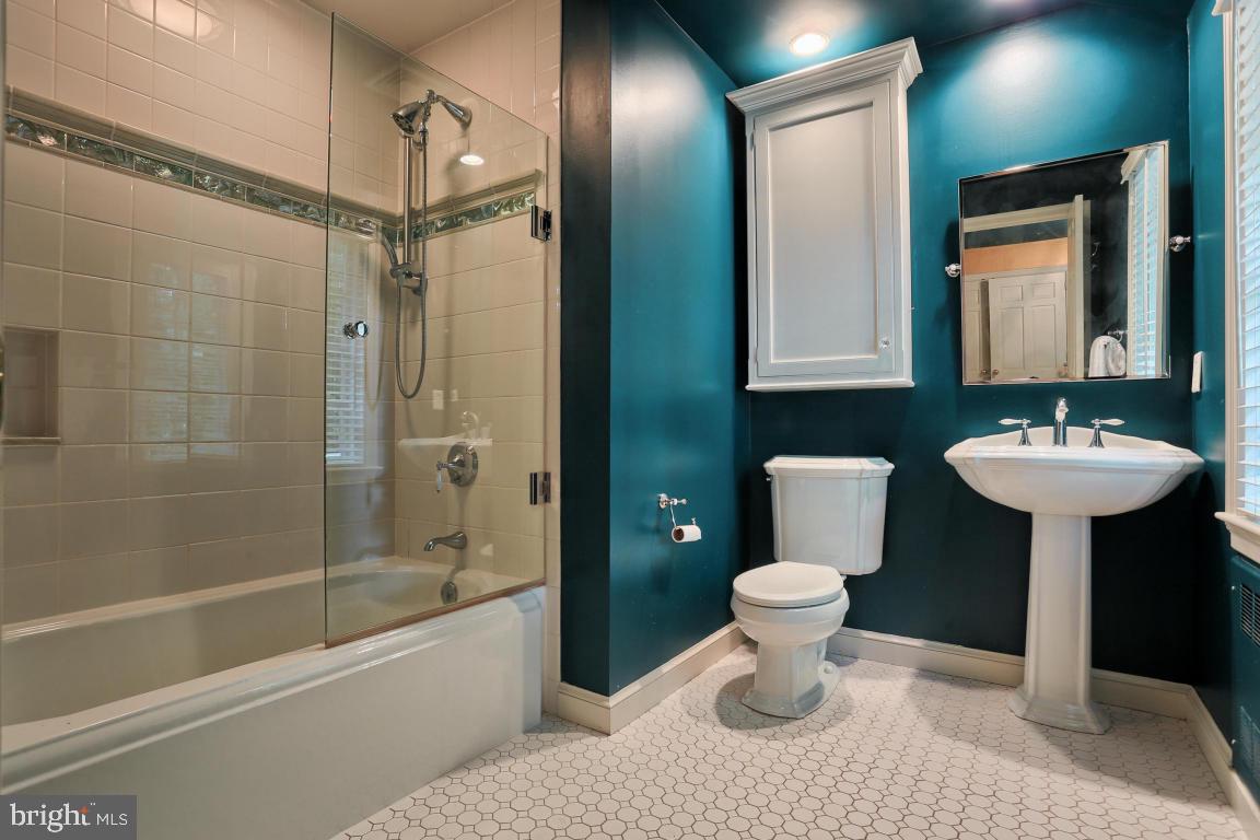 LANCASTER COUNTRY CLUB - Residential