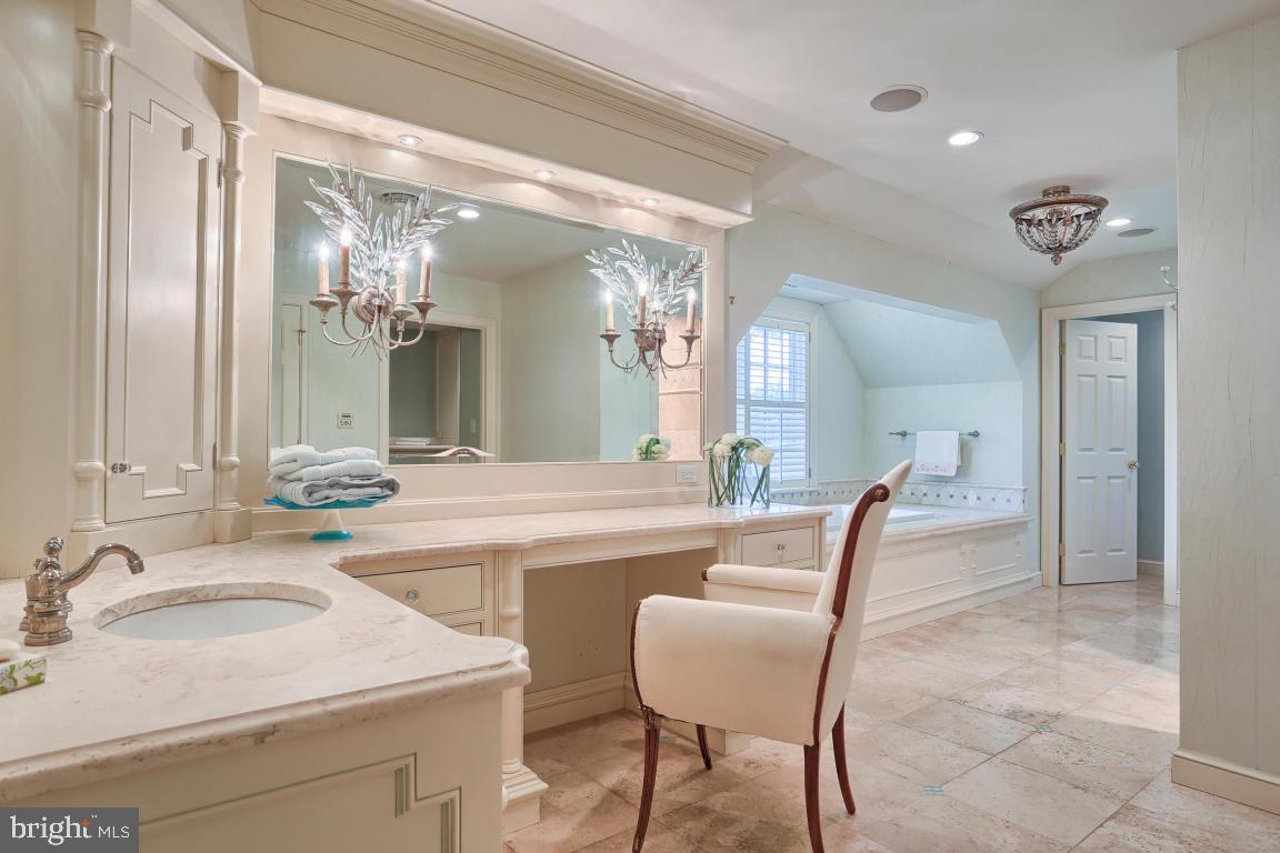 LANCASTER COUNTRY CLUB - Residential