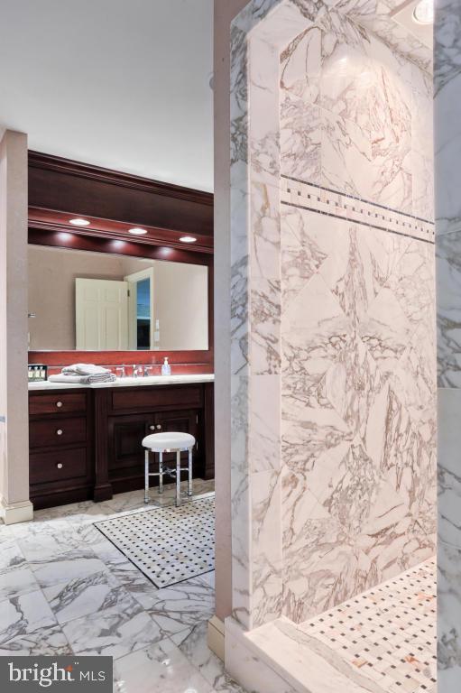 LANCASTER COUNTRY CLUB - Residential