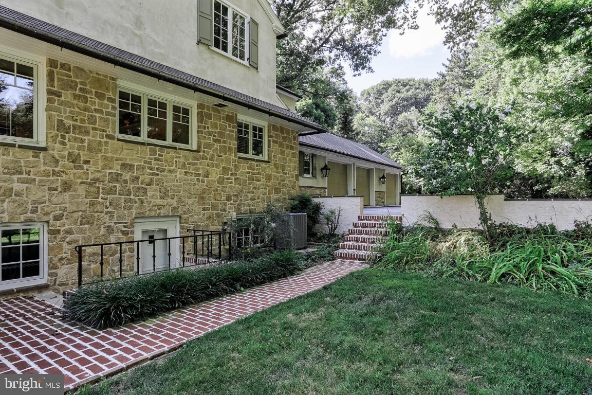 LANCASTER COUNTRY CLUB - Residential