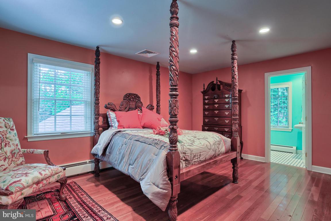 LANCASTER COUNTRY CLUB - Residential