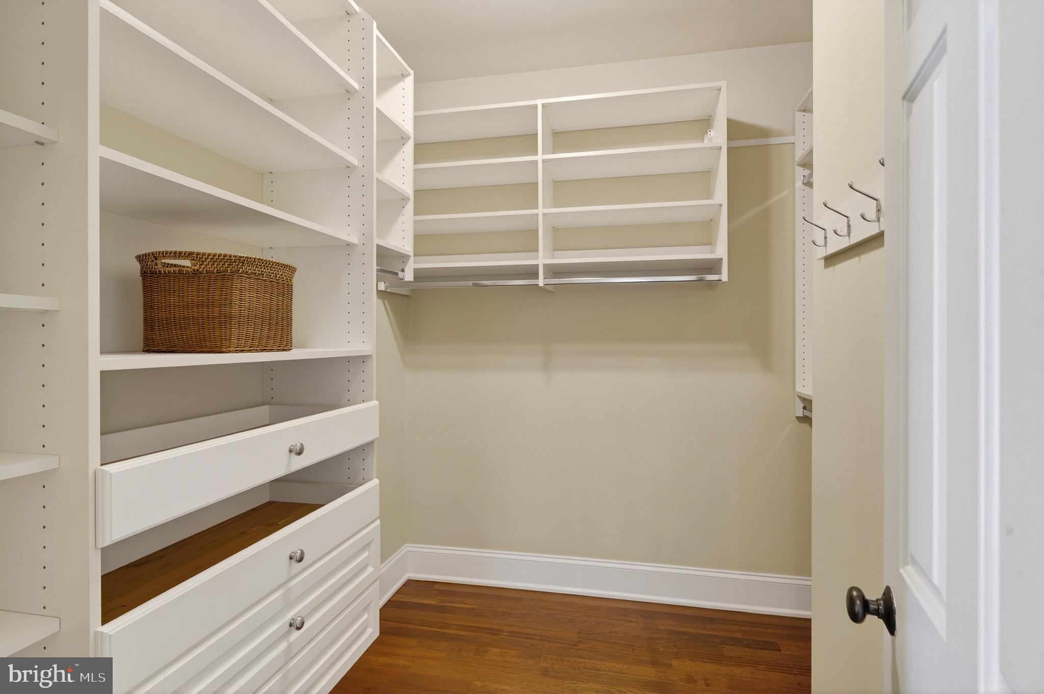 RADNOR HUNT - Residential