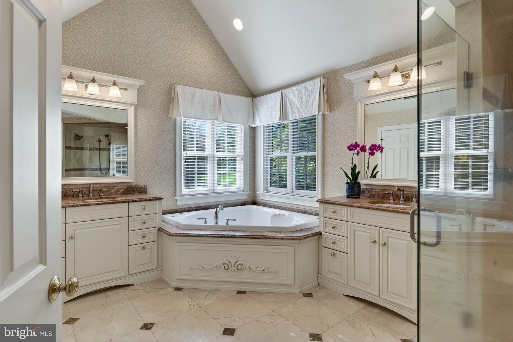 RADNOR HUNT - Residential