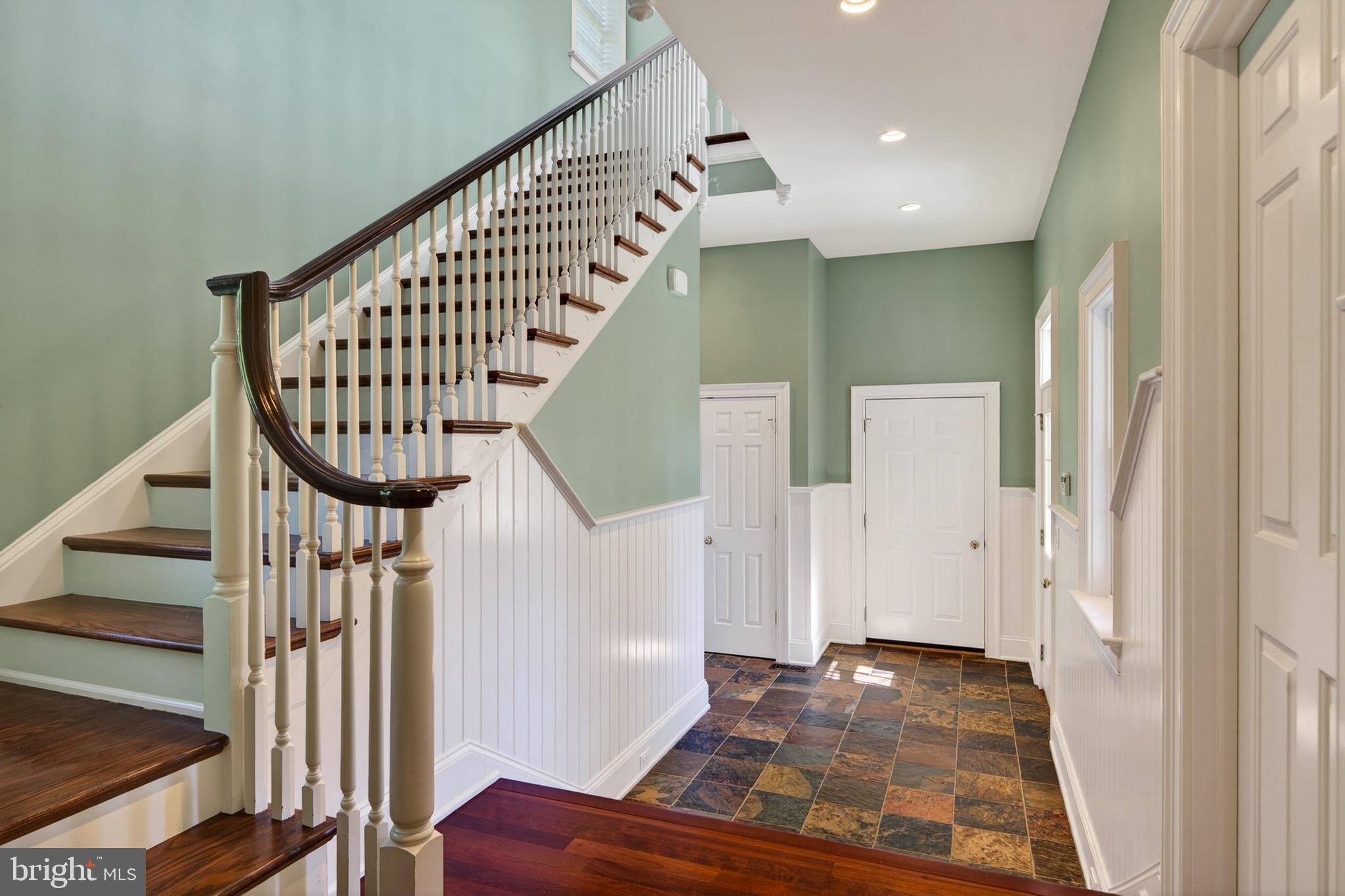 RADNOR HUNT - Residential
