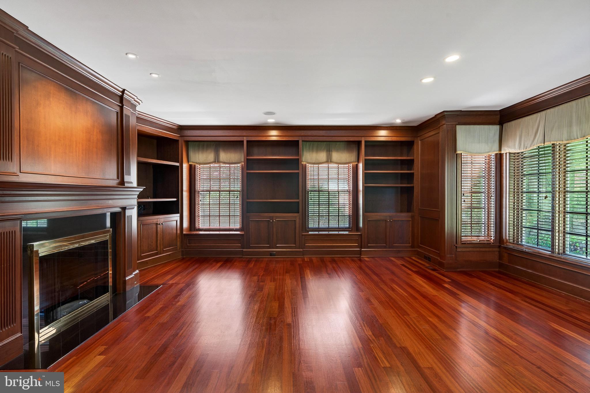 RADNOR HUNT - Residential