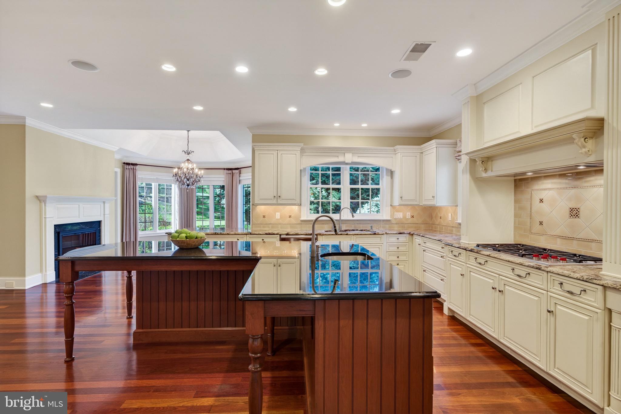 RADNOR HUNT - Residential