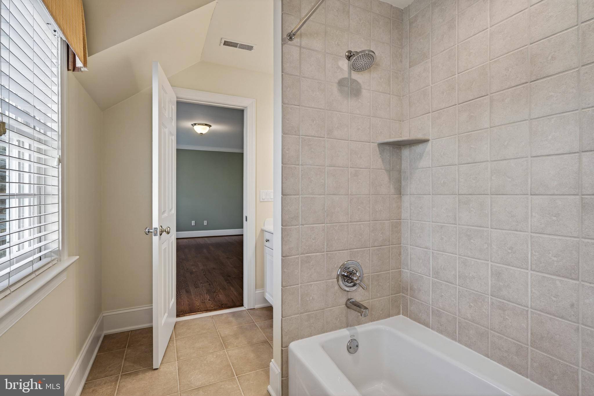 RADNOR HUNT - Residential