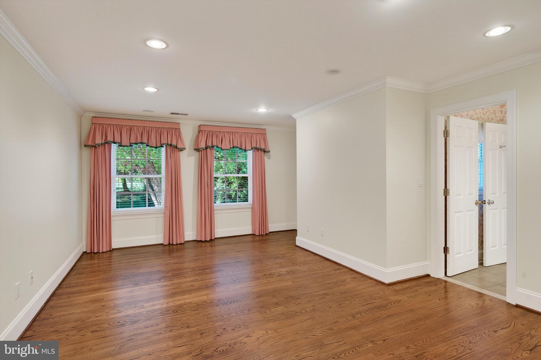 RADNOR HUNT - Residential