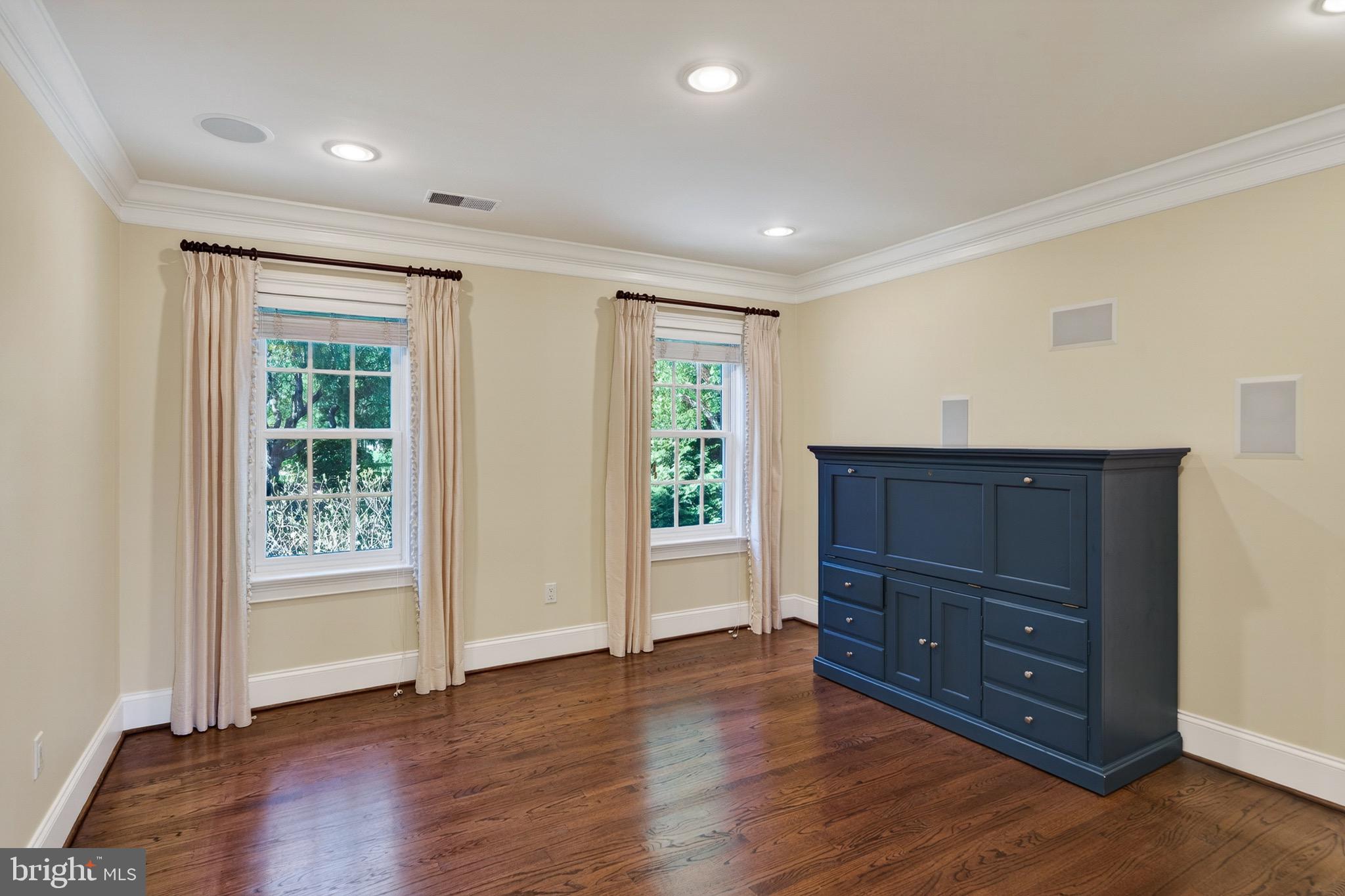 RADNOR HUNT - Residential