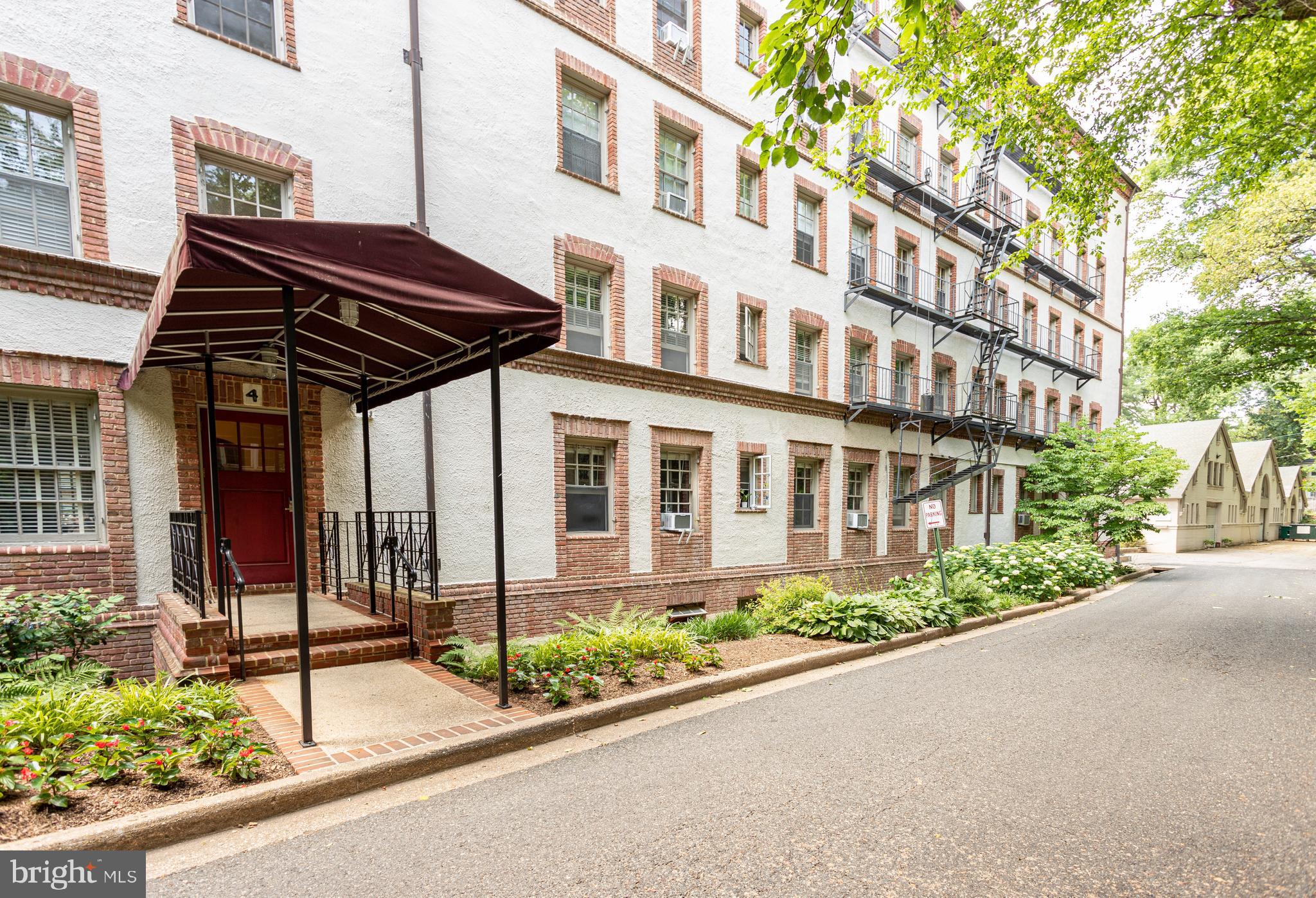 ROLAND PARK - Residential Lease