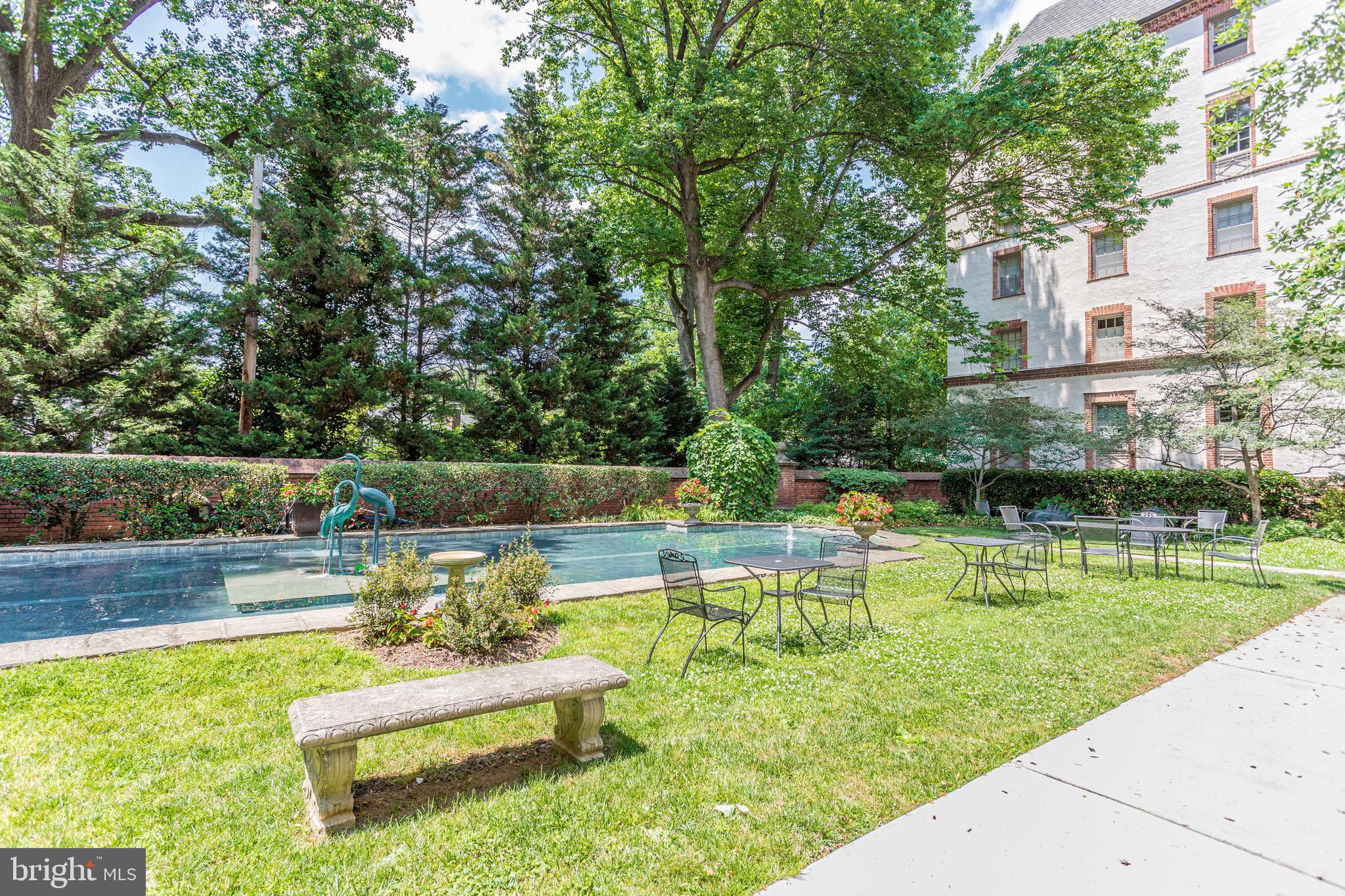 ROLAND PARK - Residential Lease