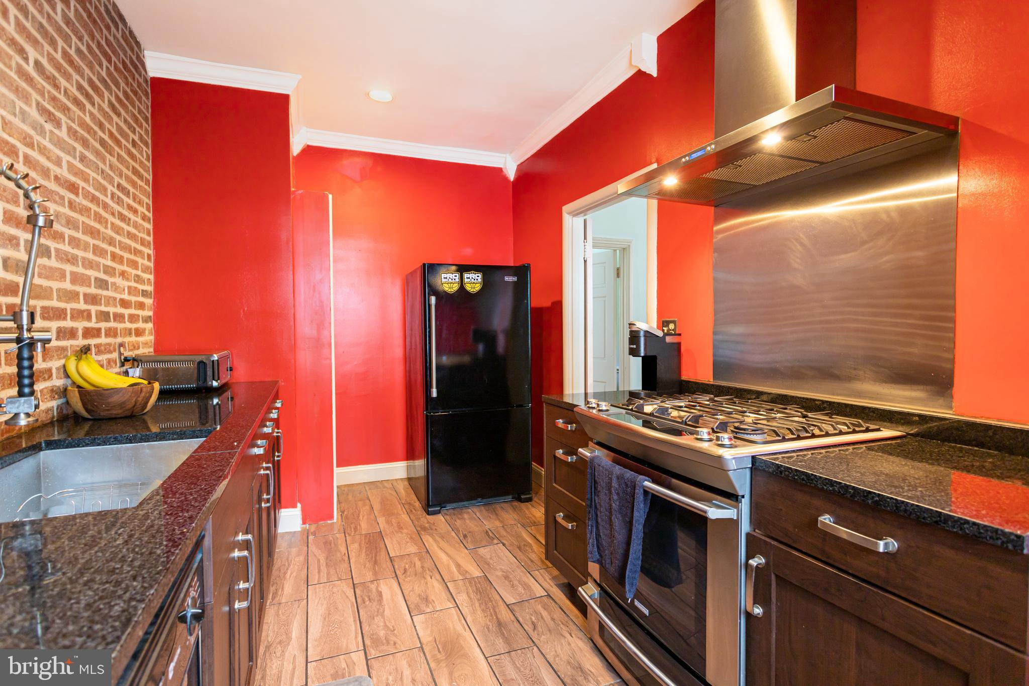 ROLAND PARK - Residential Lease