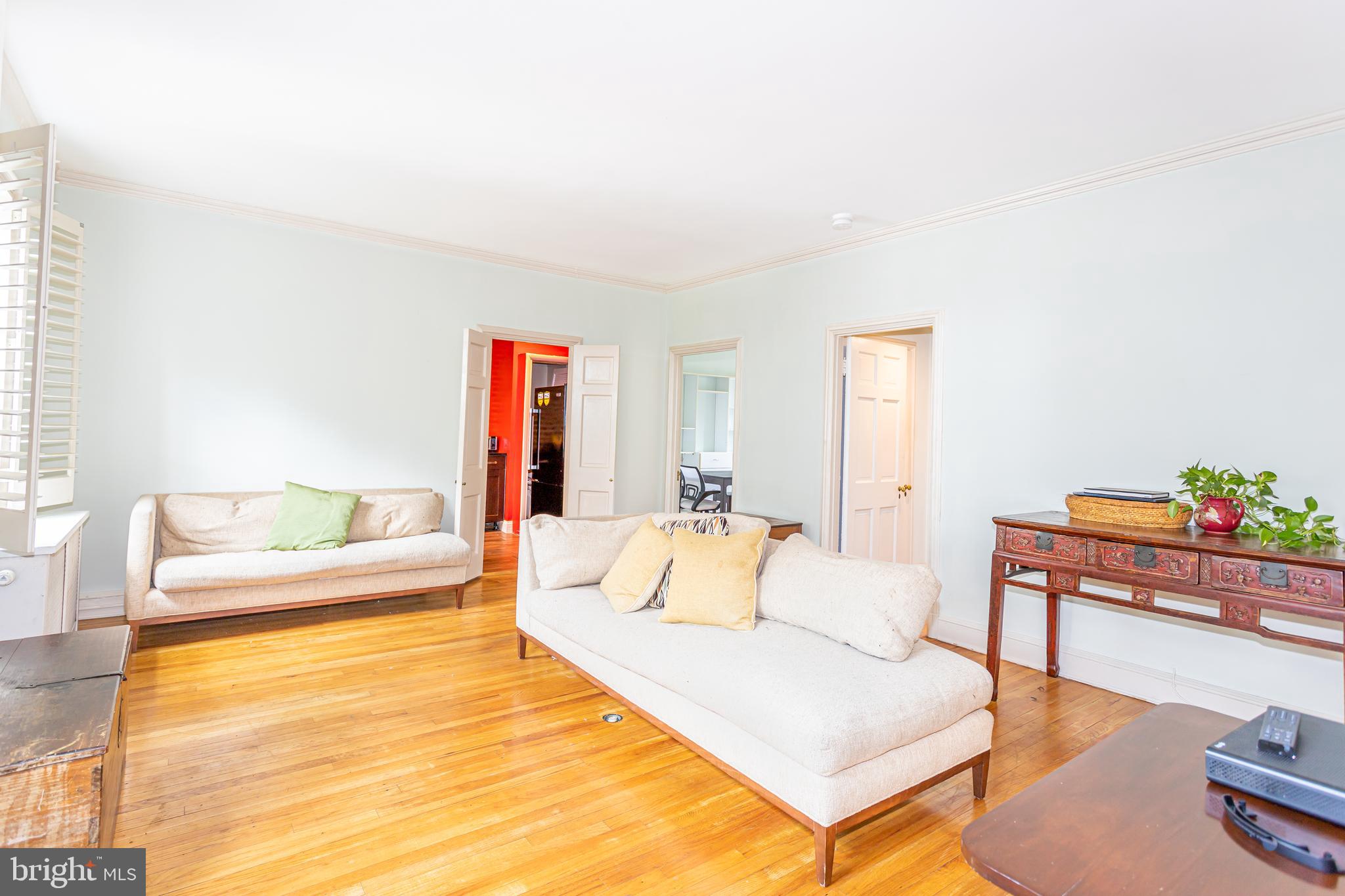 ROLAND PARK - Residential Lease