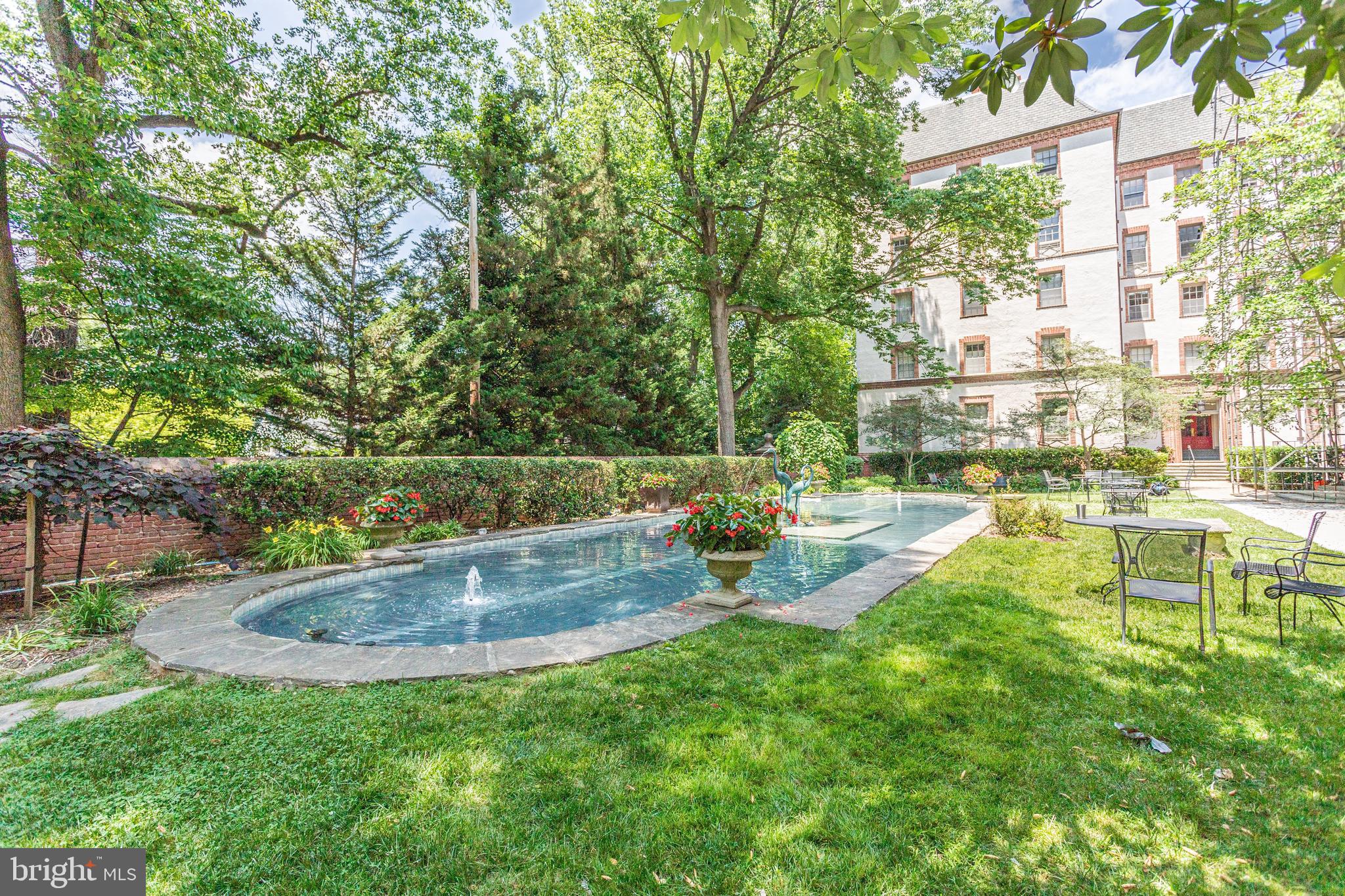 ROLAND PARK - Residential Lease