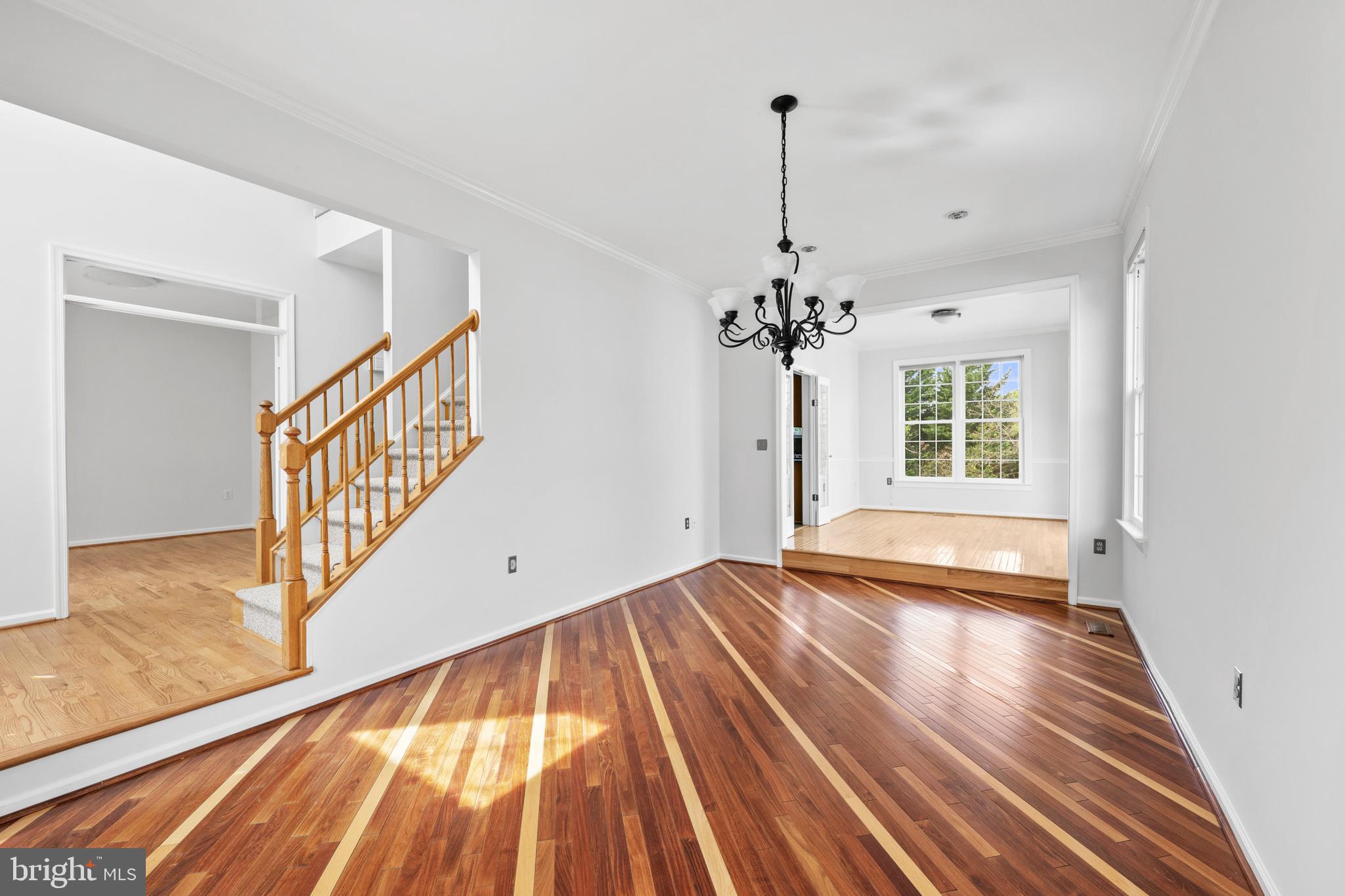 409 MIDSUMMER DRIVE