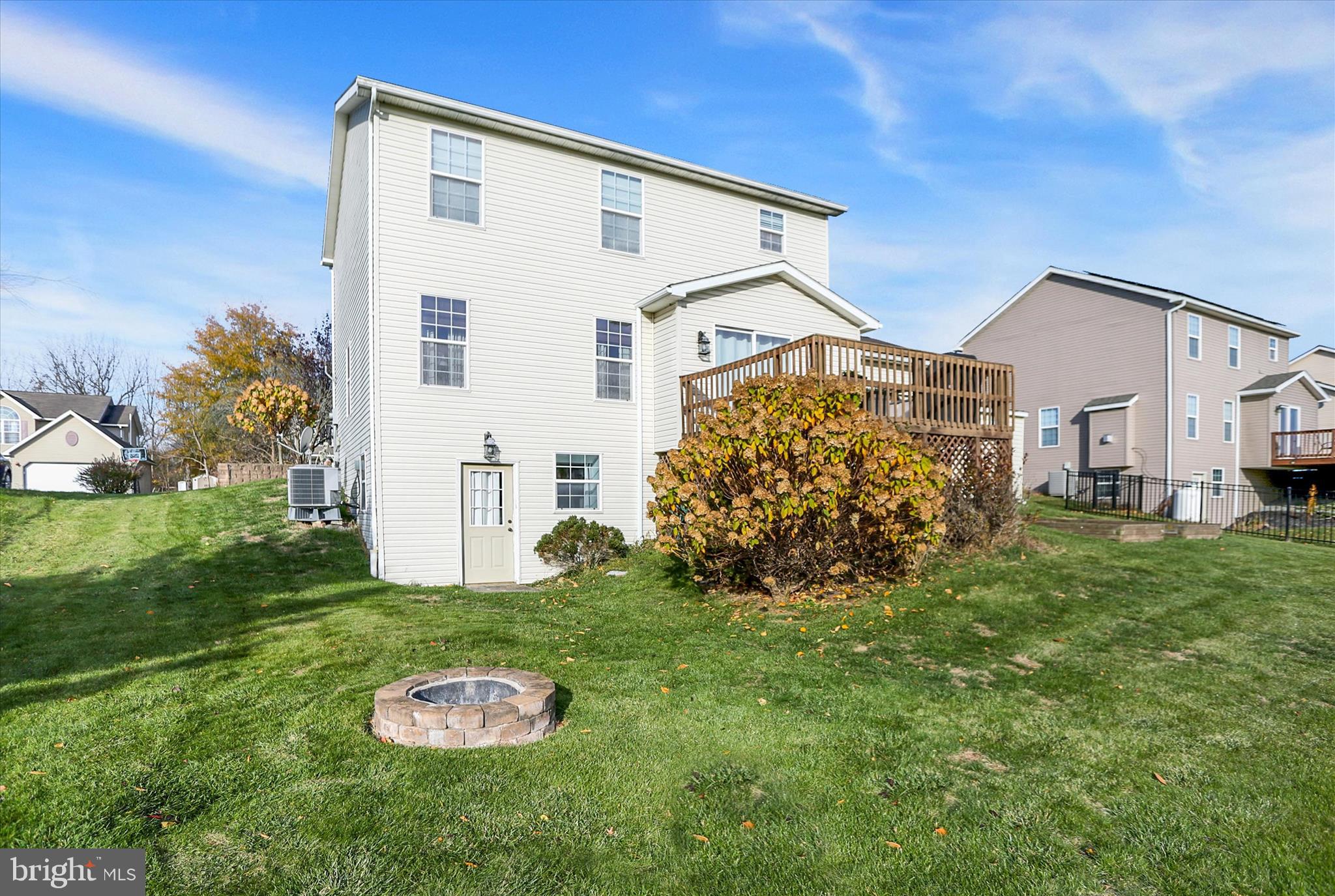 SOUTH MOUNTAIN ESTATES - Residential