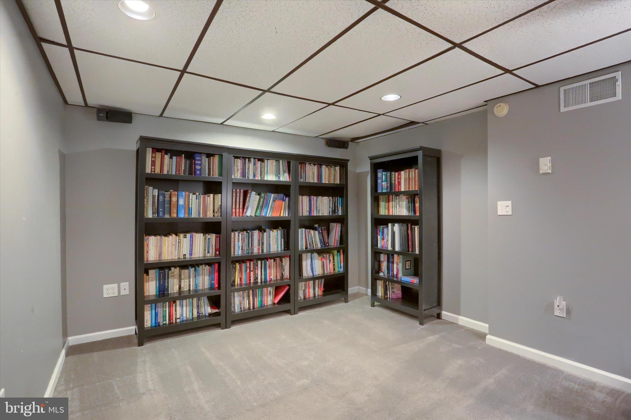 SOUTH MOUNTAIN ESTATES - Residential