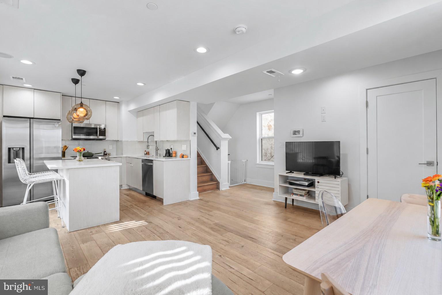 1325 N 17TH A
