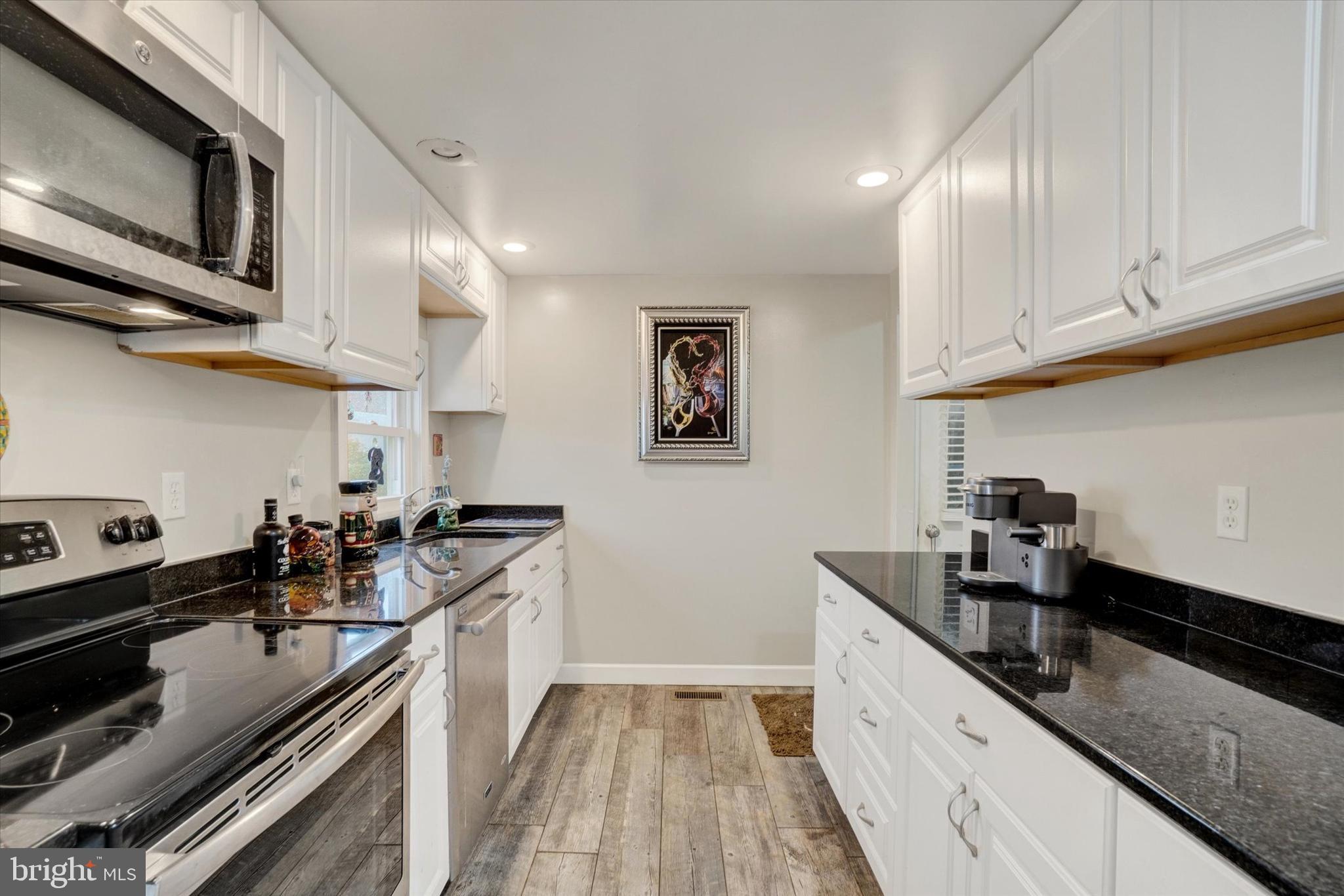 WINDSOR TWP - Residential