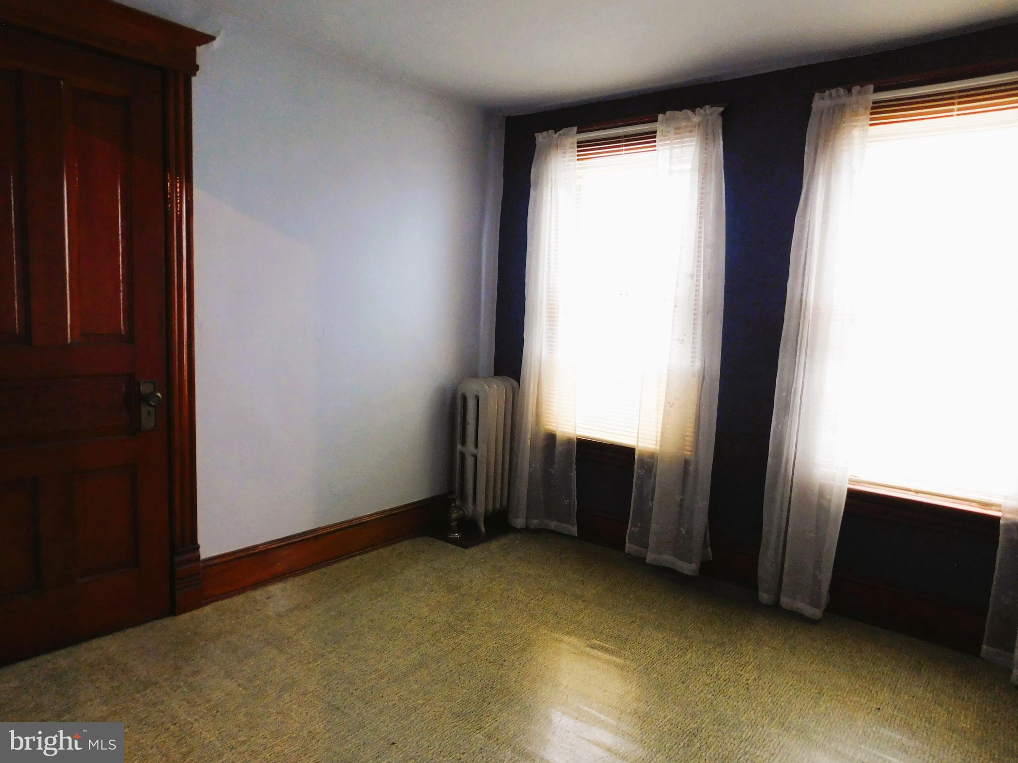 SUMMIT HILL - Residential