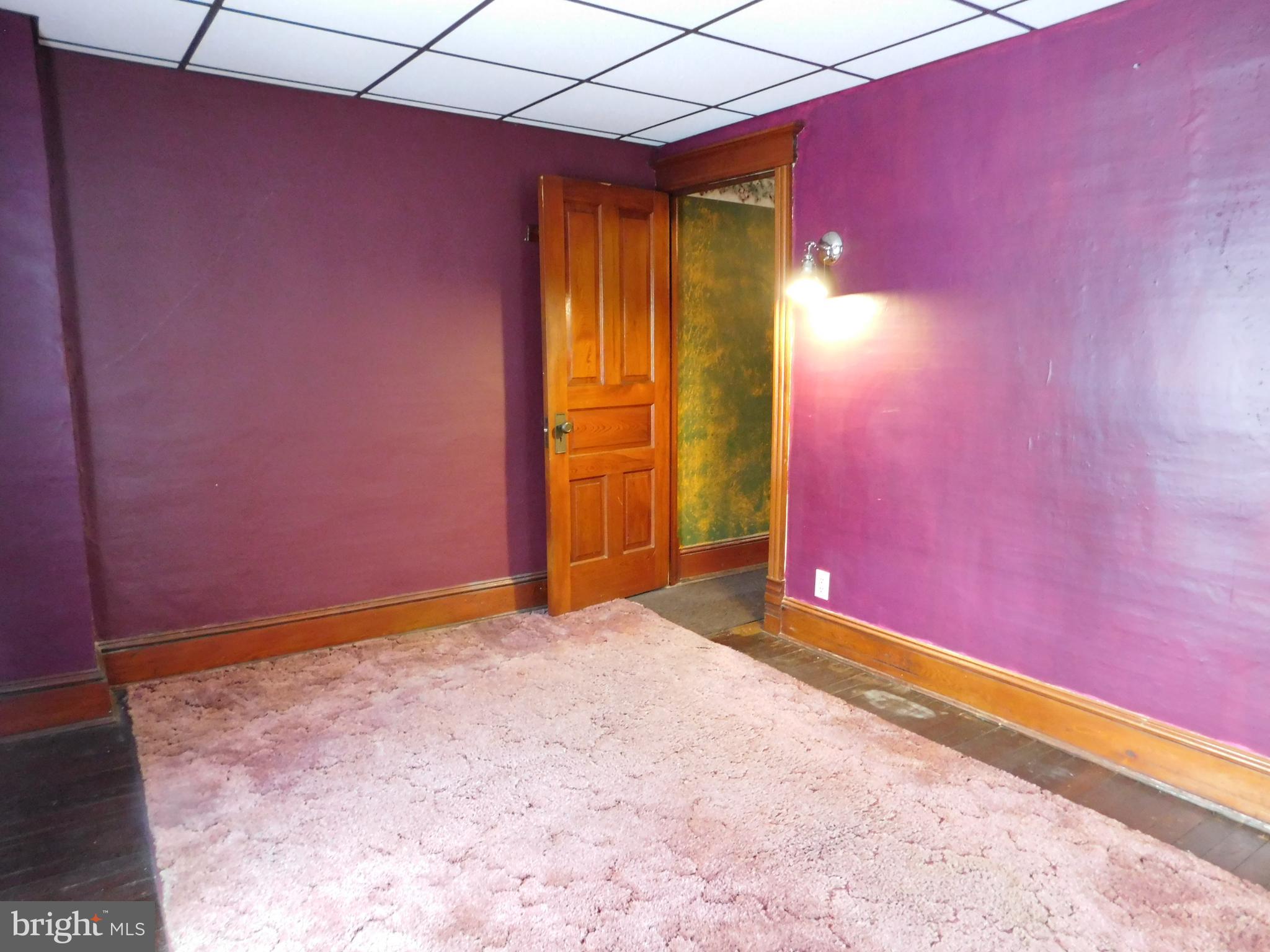 SUMMIT HILL - Residential